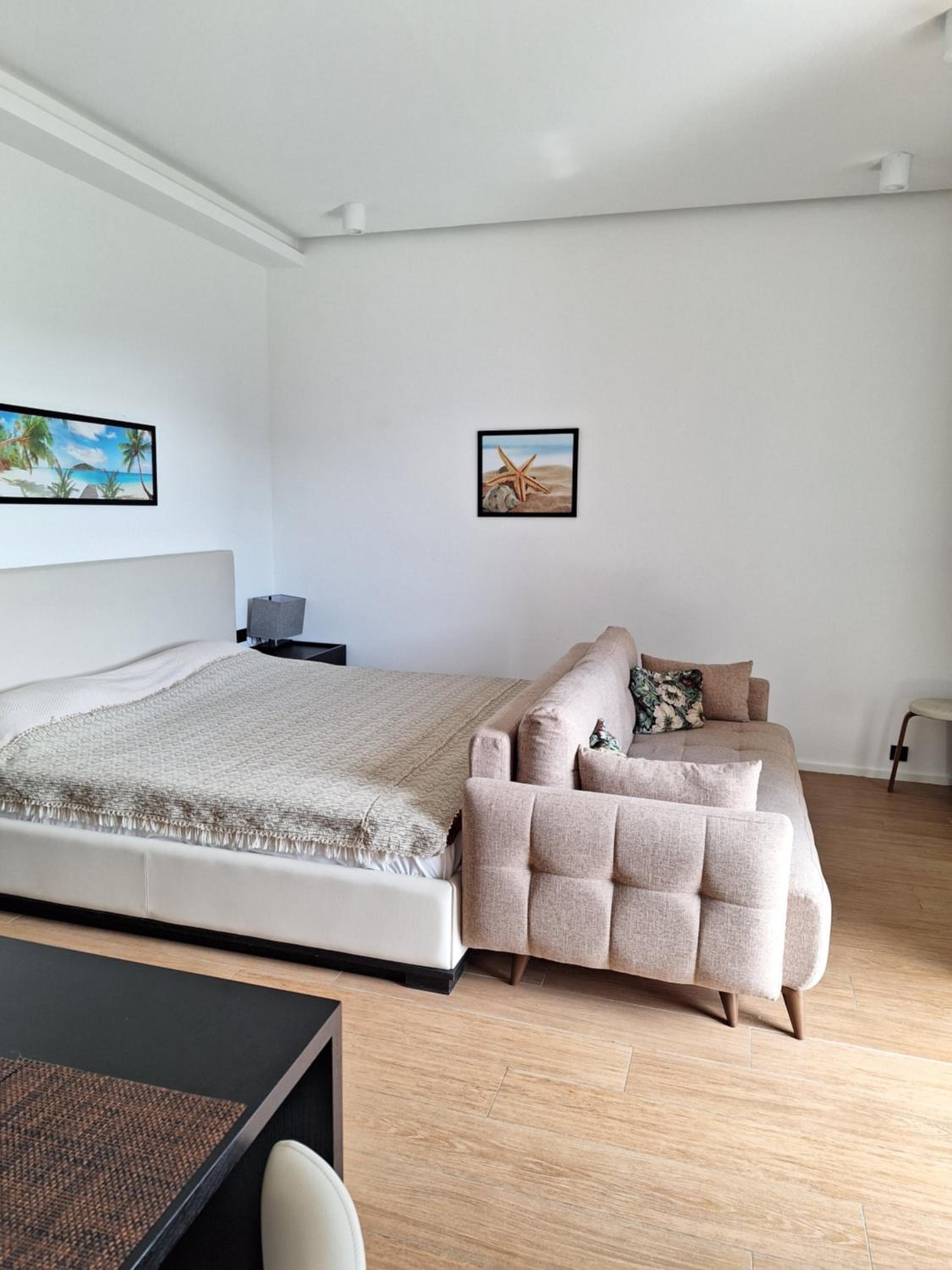 Sea Breeze White Villa 2