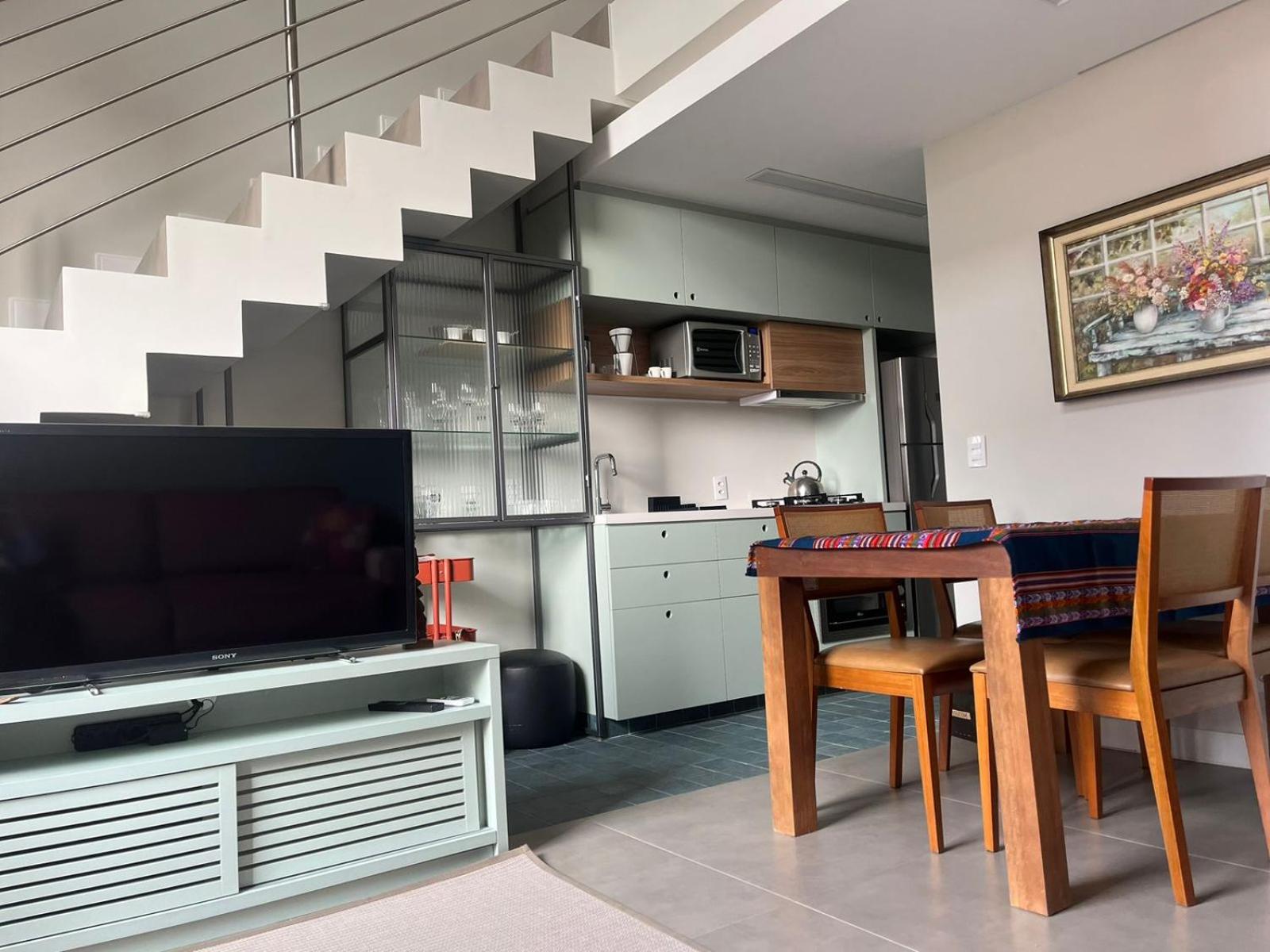 Loft lindo a 300m da praia de Jurerê
