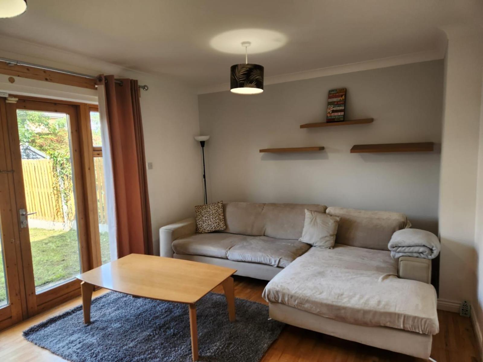 Entire place close to Airport & City