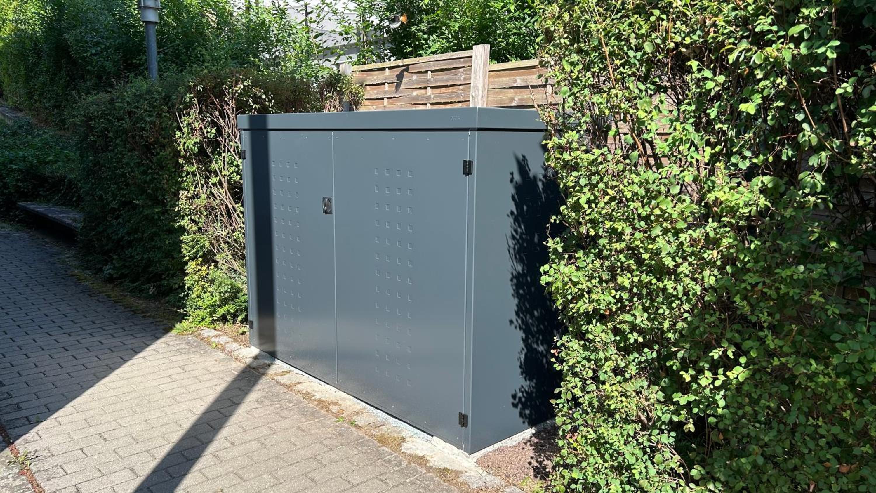 Exklusives Penthouse mit Dachterrasse, hochwertig ausgestatteter Küche mit Dampfgarer, inklusive 2 Stellplätze und Fahrradgarage