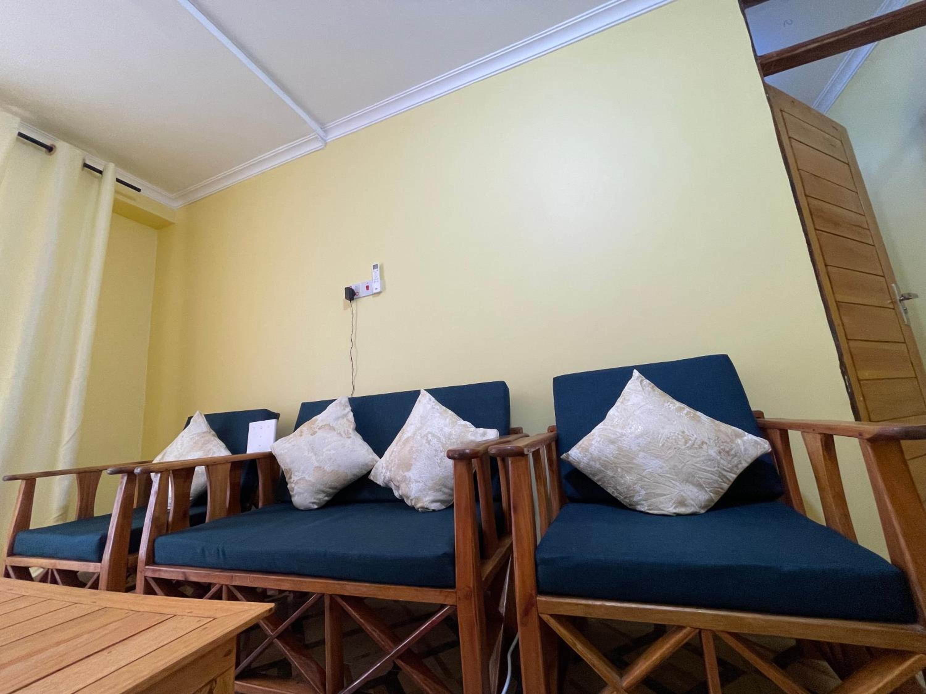 Beach 2bedrooms apartment - Netflix,WiFi,TV,Fridge,Kitchen view 3