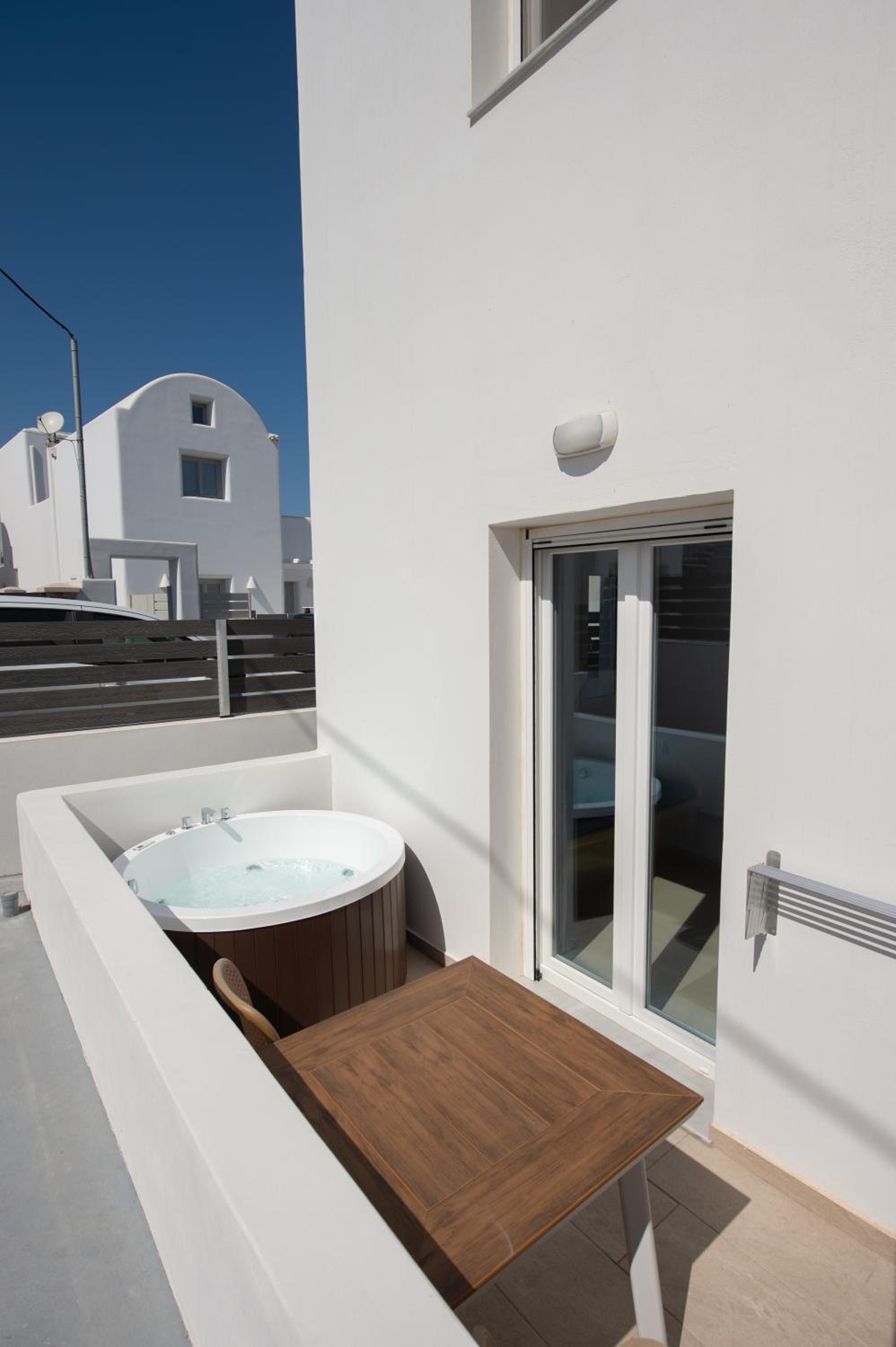 Eutixia Houses
