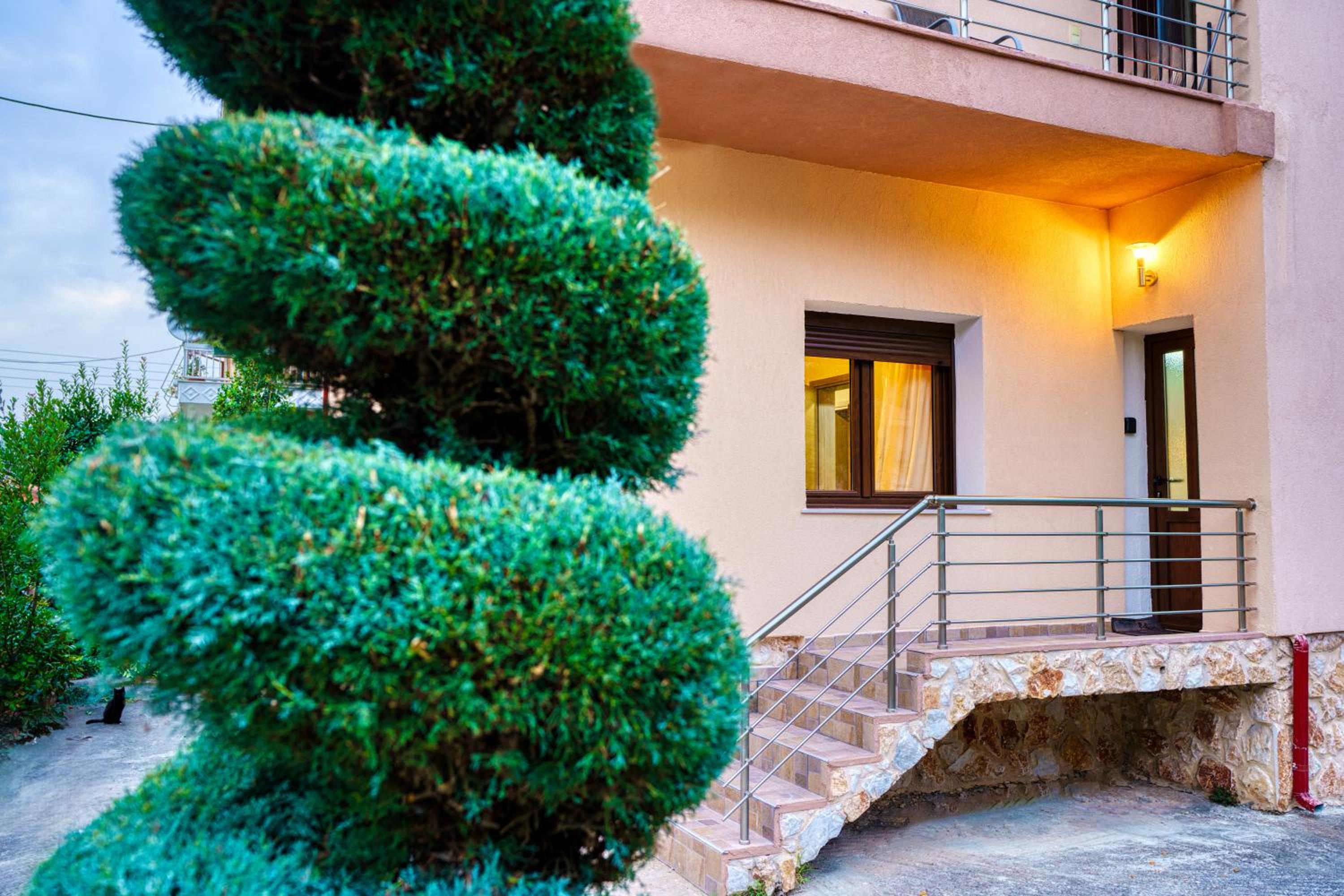 Four lakes luxury suites view 4