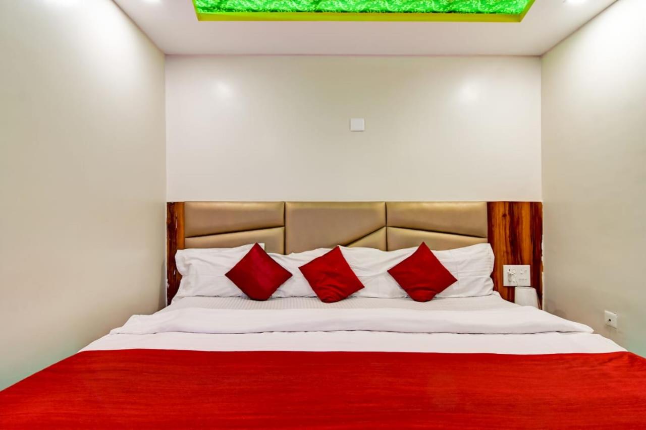 Mor Hotel Ashray-Behind Swargadwar-Lift- Wifi with Restaurant Facilities-Near Golden Beach & Temple -Best Selling & Best Choice of Travellers view 4
