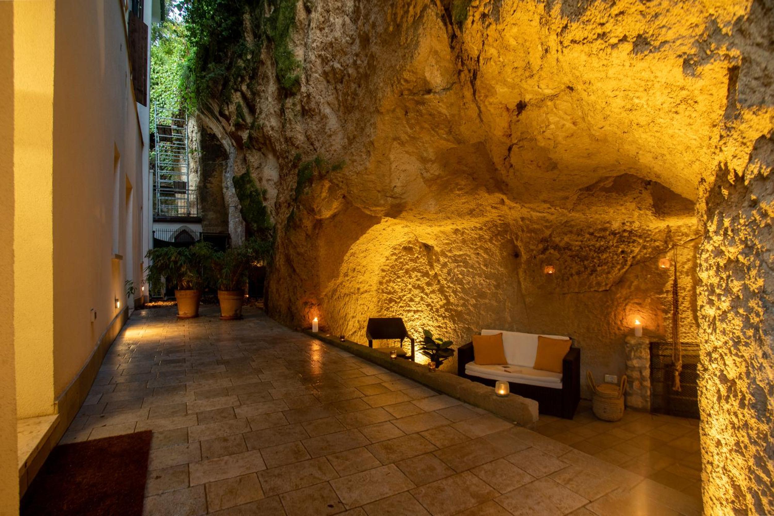 Teatro Romano Garden Apartment