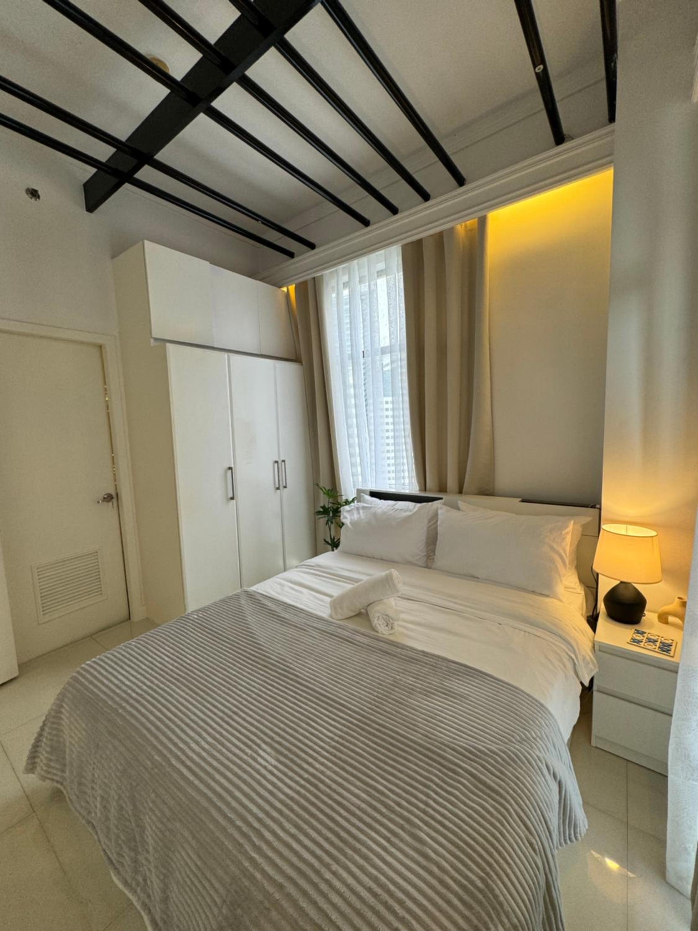Minimalist Luxury Spacious 1 Bedroom in Burgos Circle view 5