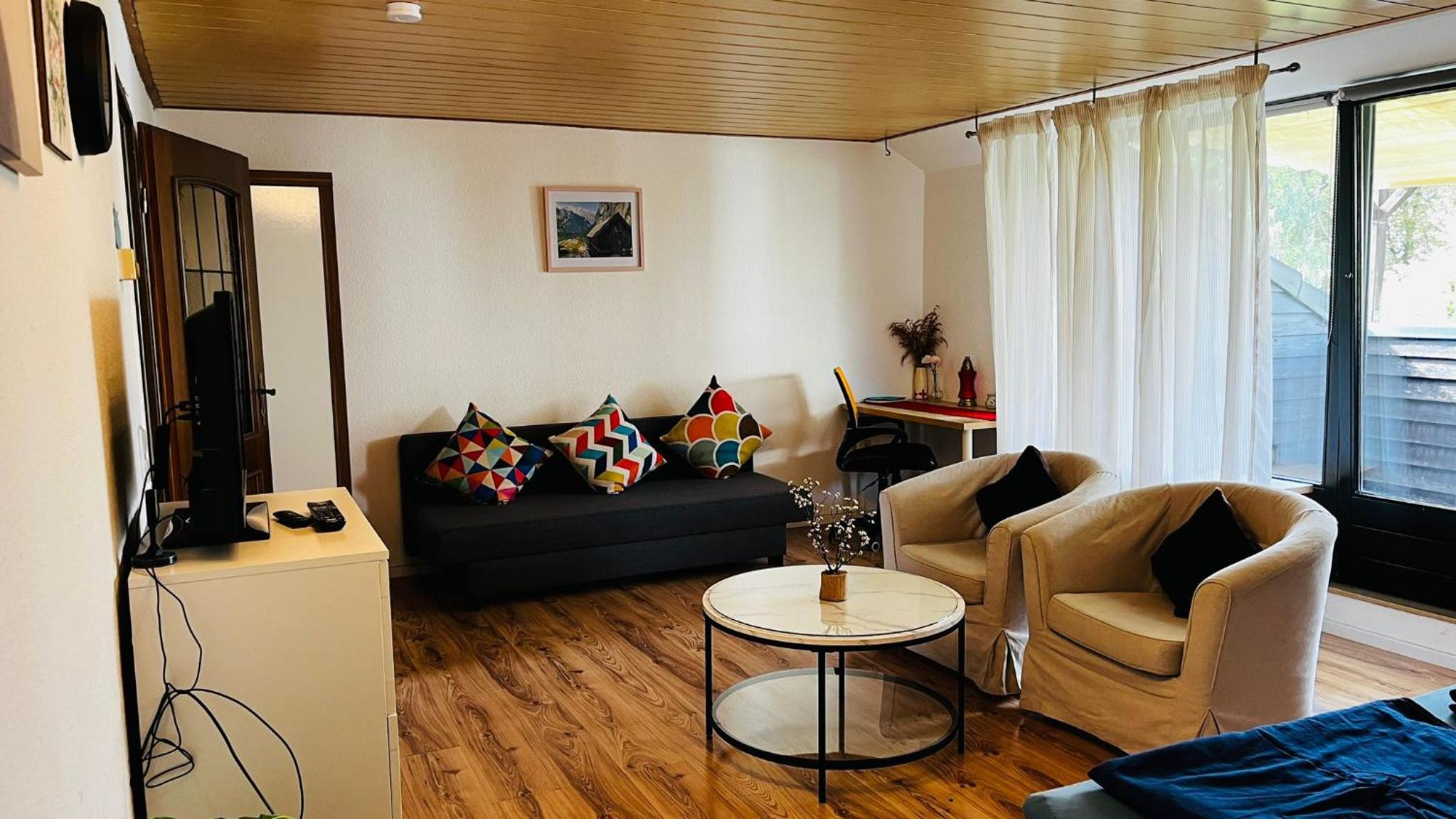 Private Studio Apartment with Balcony in Dortmund-Brackel