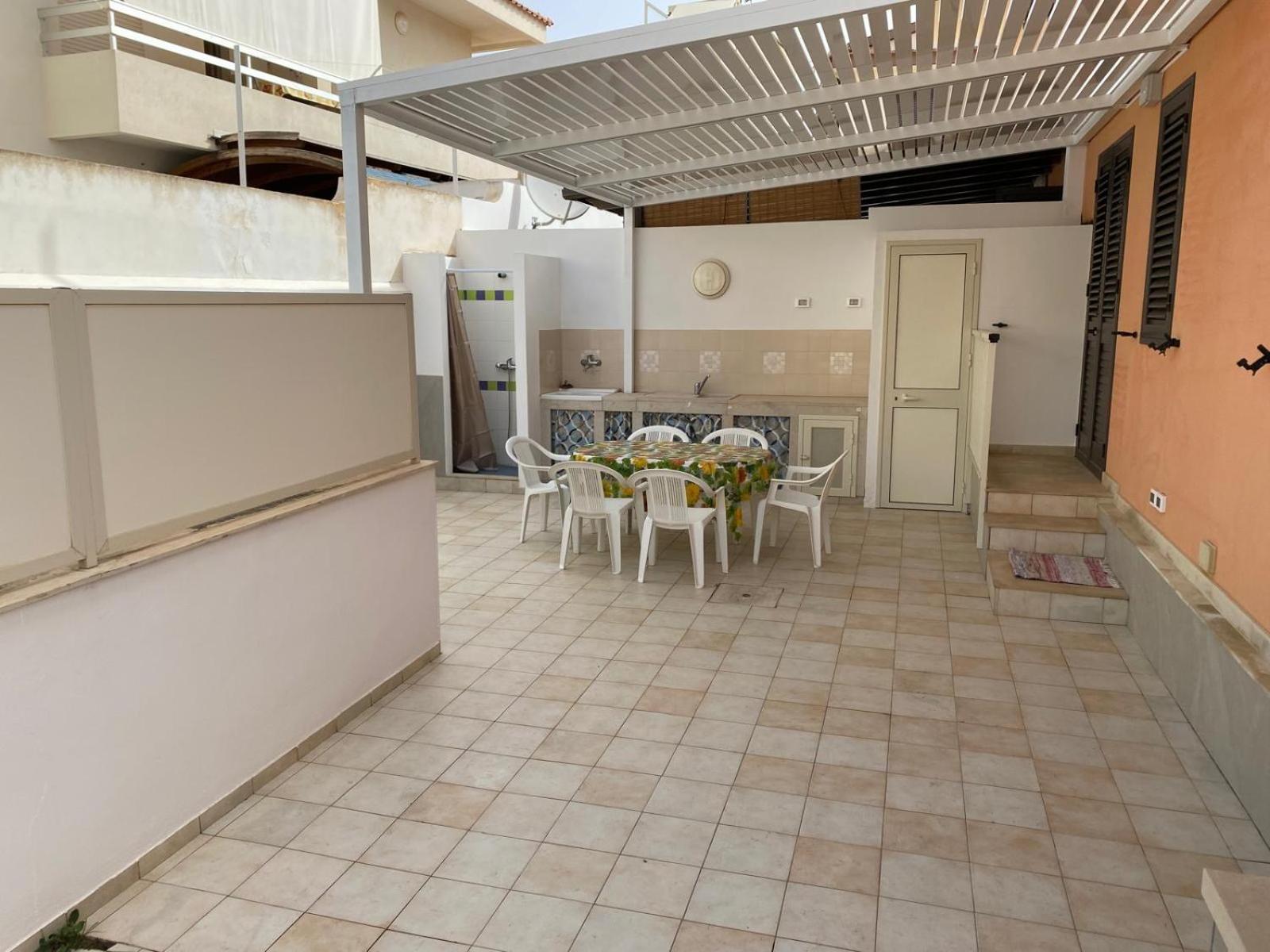 A casa di Viola en Punta Secca — balance & terrace