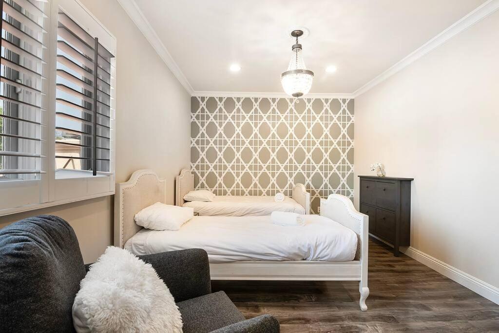Spacious 6-Bedroom LA Home with Fire Pit, Kids' Playground, and Outdoor Dining