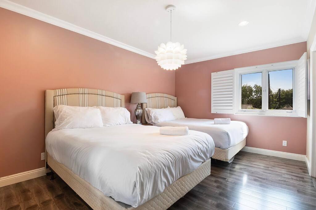 Spacious 6-Bedroom LA Home with Fire Pit, Kids' Playground, and Outdoor Dining