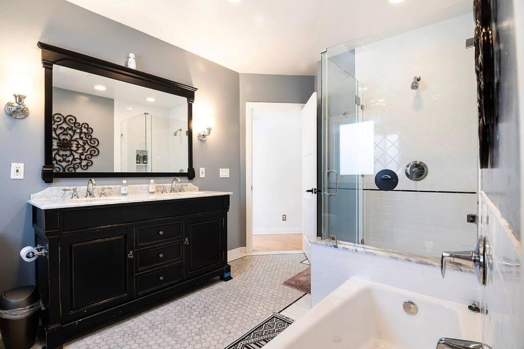 Spacious 6-Bedroom LA Home with Fire Pit, Kids' Playground, and Outdoor Dining
