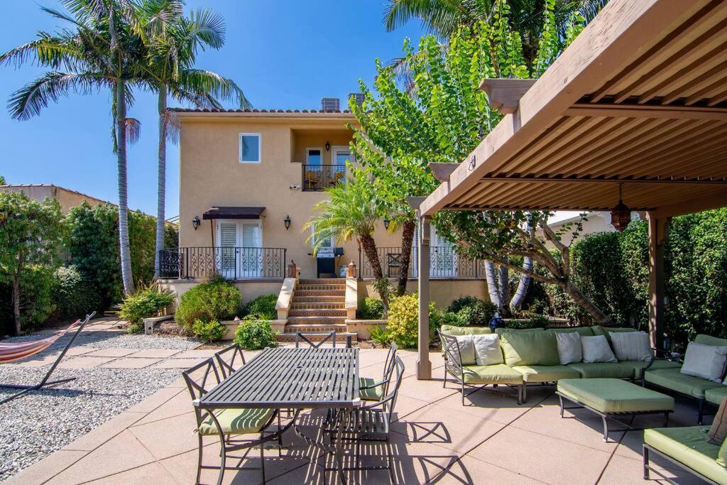 Spacious 6-Bedroom LA Home with Fire Pit, Kids' Playground, and Outdoor Dining