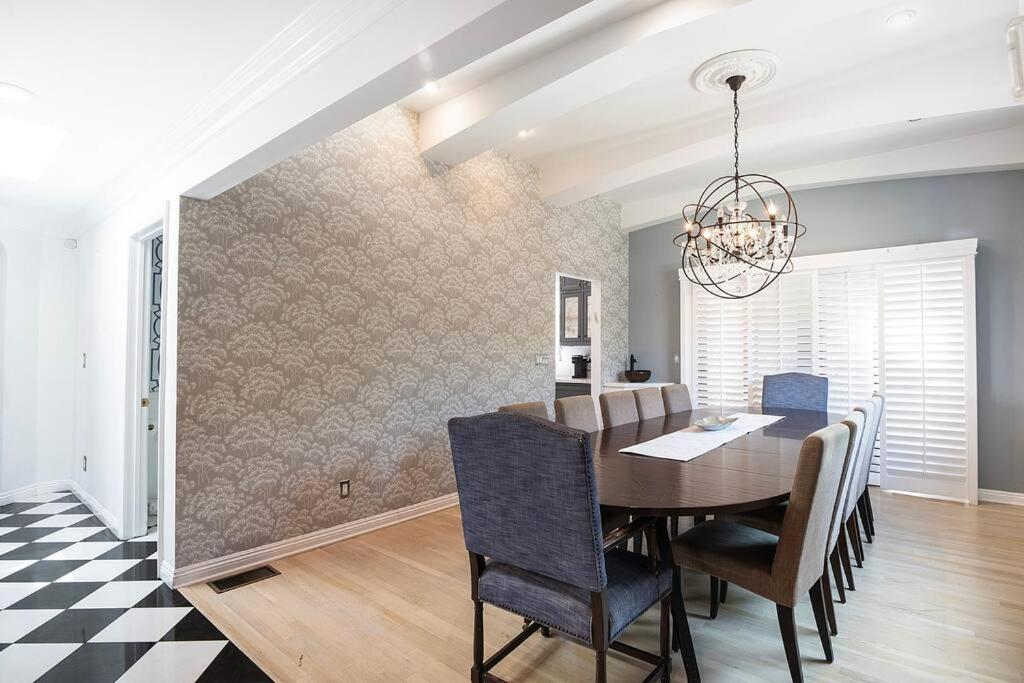 Spacious 6-Bedroom LA Home with Fire Pit, Kids' Playground, and Outdoor Dining