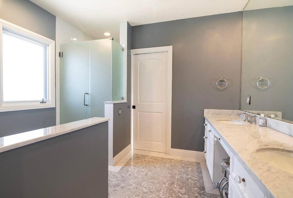 Spacious 6-Bedroom LA Home with Fire Pit, Kids' Playground, and Outdoor Dining