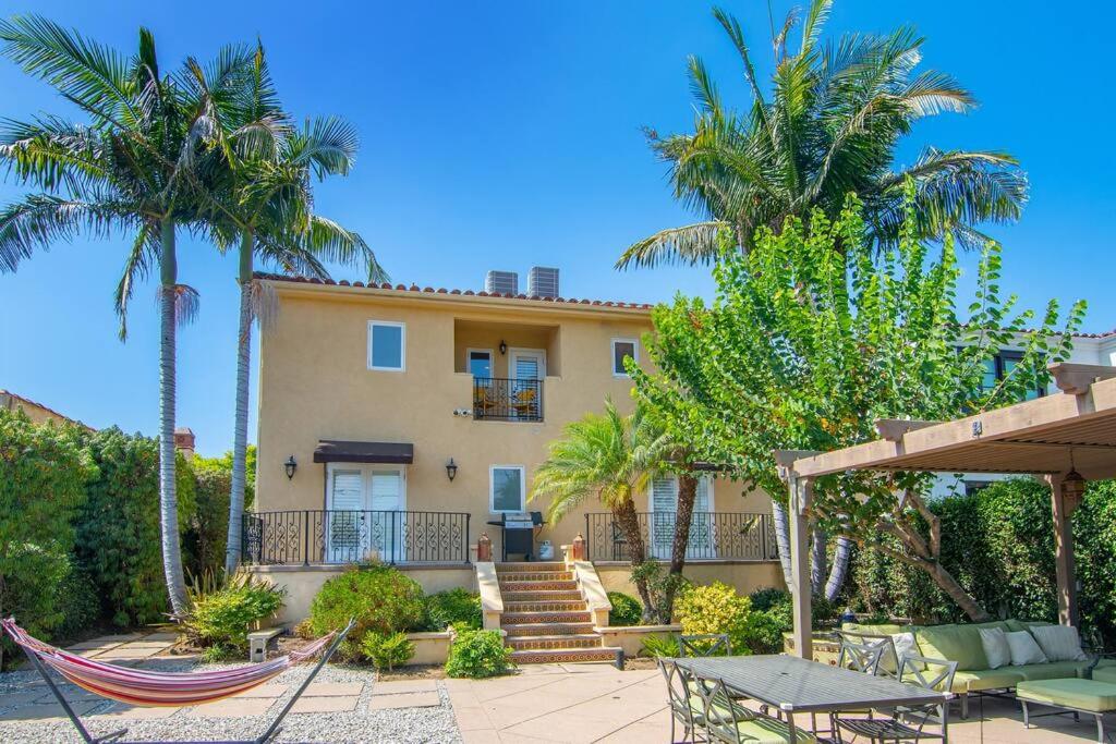 Spacious 6-Bedroom LA Home with Fire Pit, Kids' Playground, and Outdoor Dining