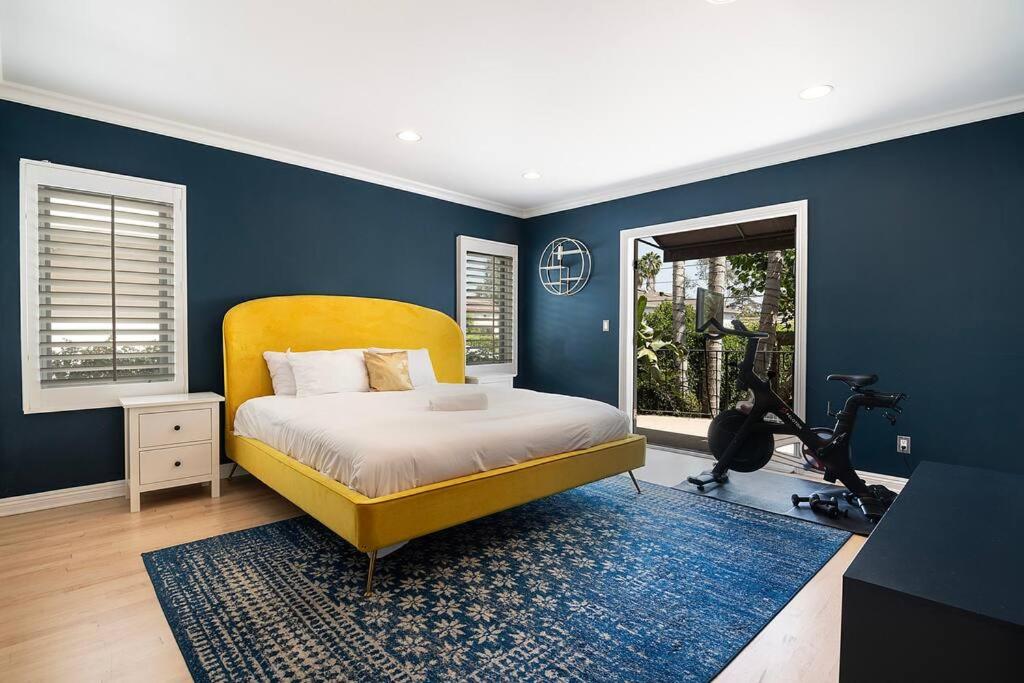 Spacious 6-Bedroom LA Home with Fire Pit, Kids' Playground, and Outdoor Dining