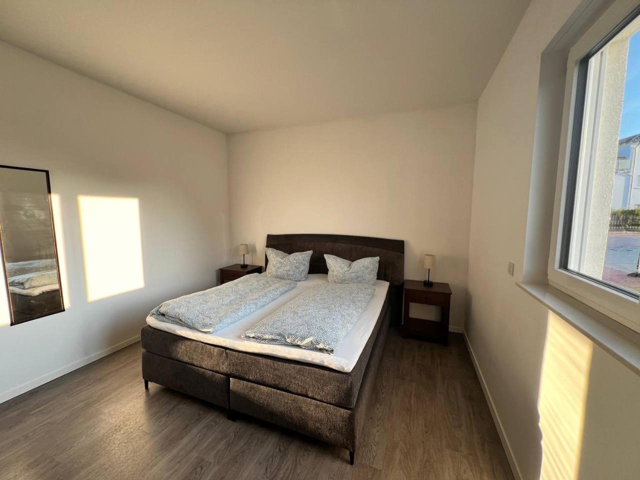 Einzigartiger Neubau-Bungalow - Luxus-Küche, große Terrasse mit Garten - Perfekt für Familie und Gruppen