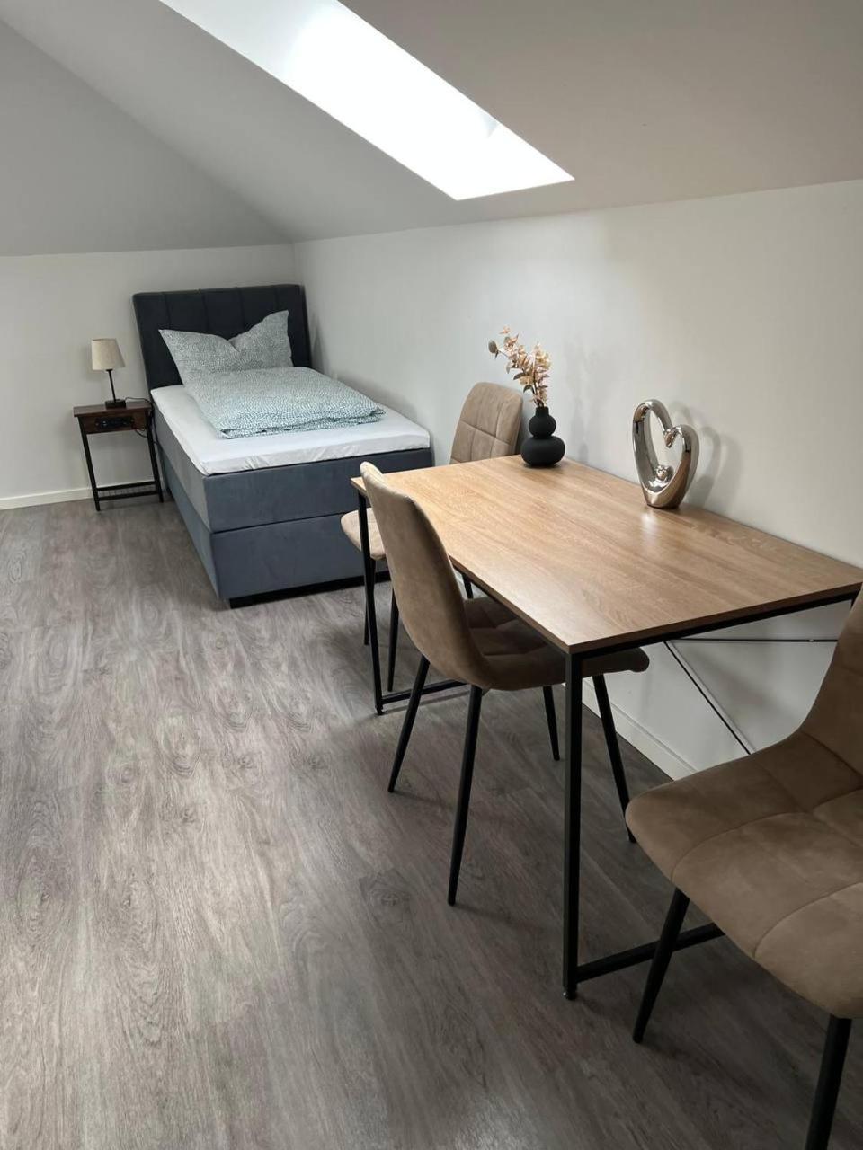Einzigartiger Neubau-Bungalow - Luxus-Küche, große Terrasse mit Garten - Perfekt für Familie und Gruppen