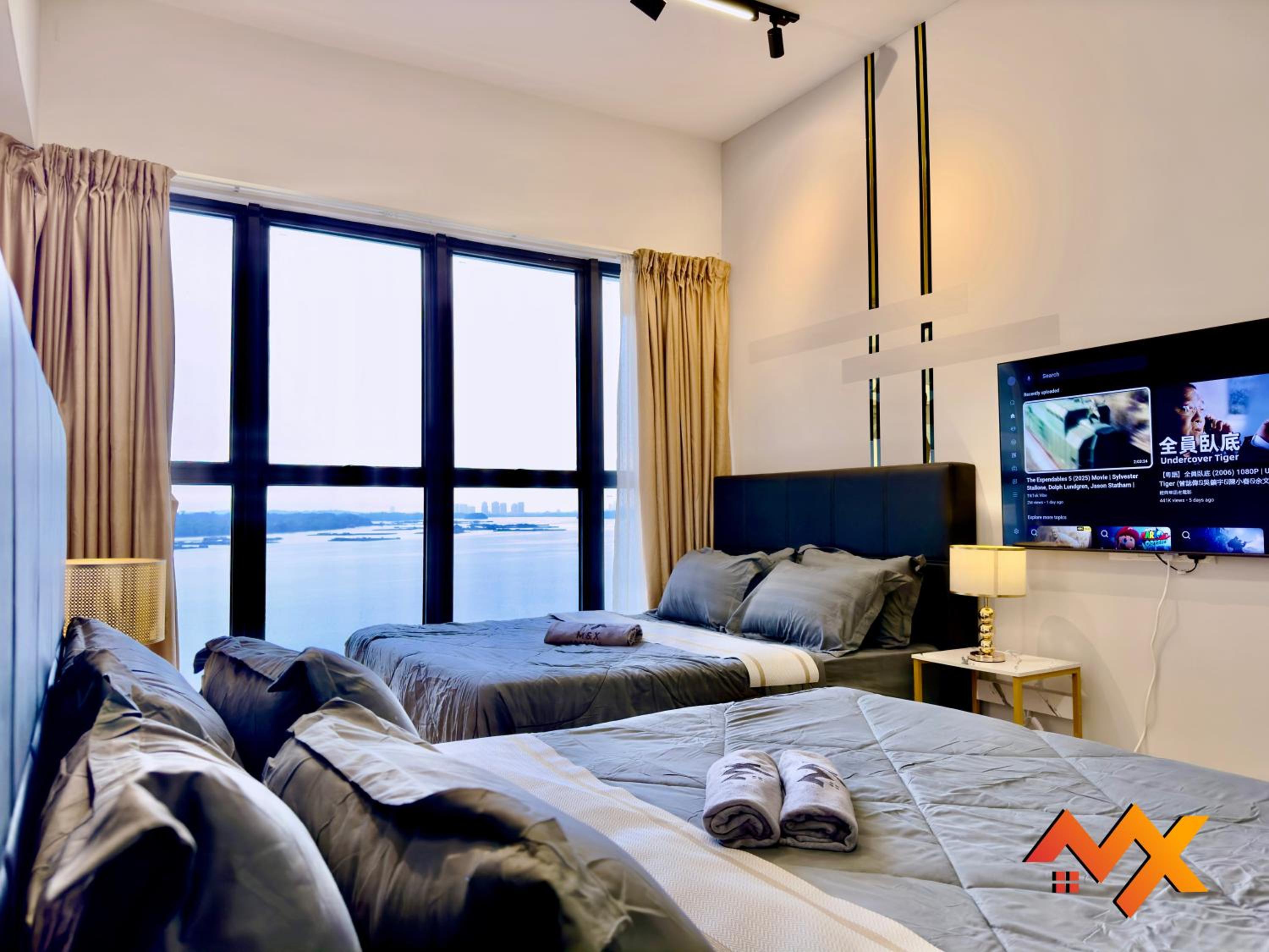 Full Sea View Country Garden Danga Bay 6-13pax Smart TV 70inch-Netflix