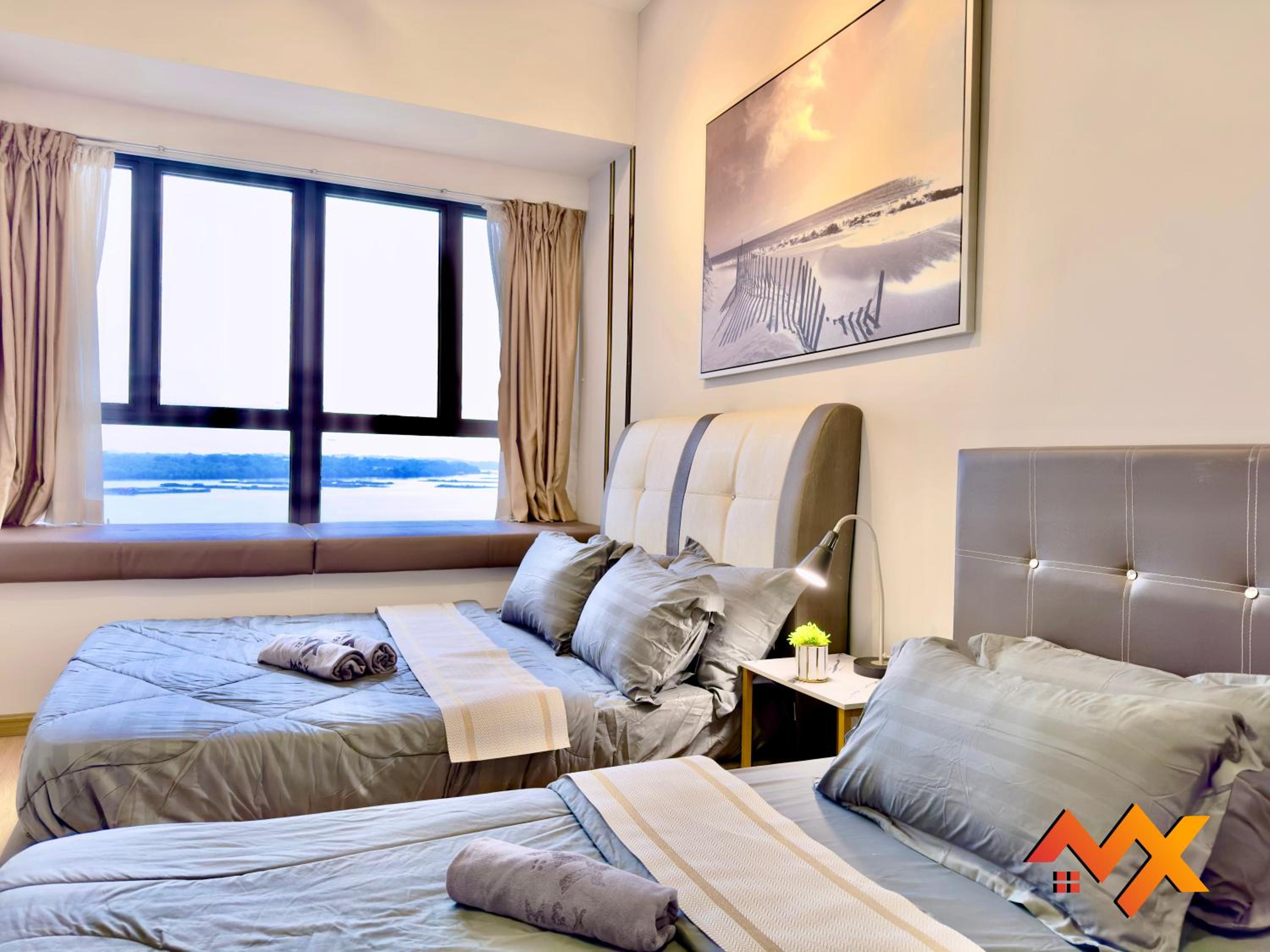 Full Sea View Country Garden Danga Bay 6-13pax Smart TV 70inch-Netflix