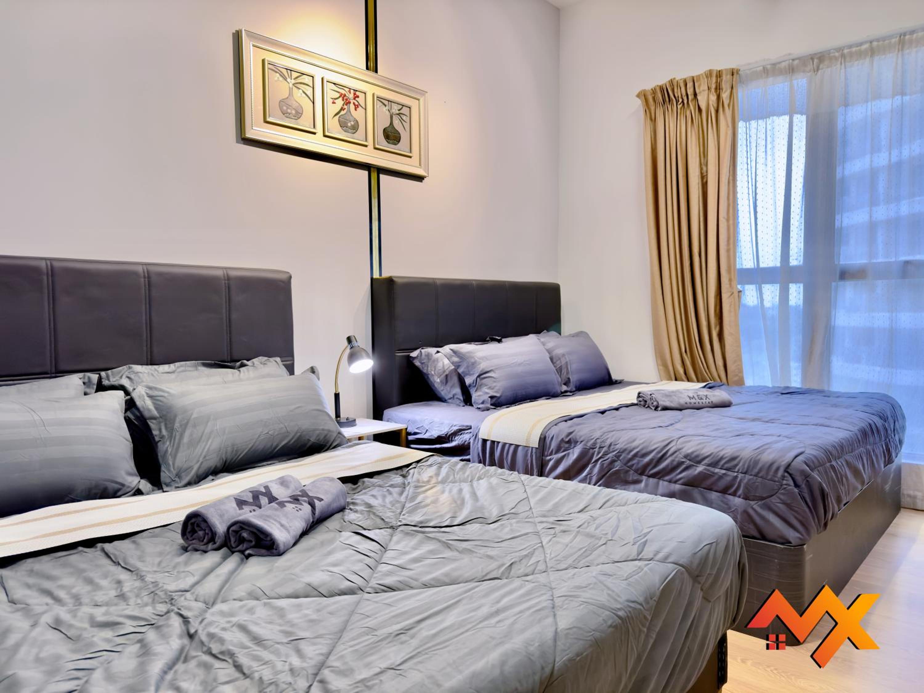 Full Sea View Country Garden Danga Bay 6-13pax Smart TV 70inch-Netflix