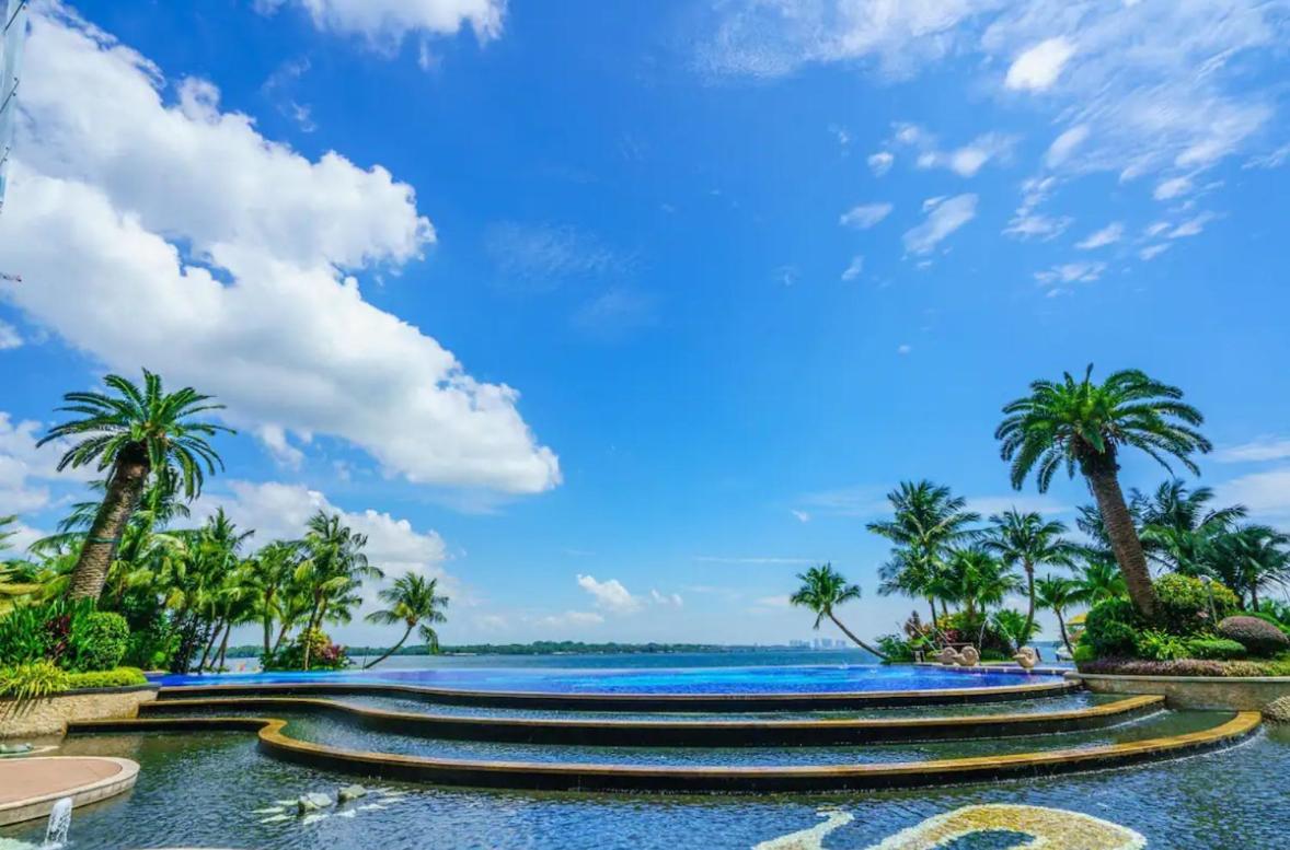 Full Sea View Country Garden Danga Bay 6-13pax Smart TV 70inch-Netflix