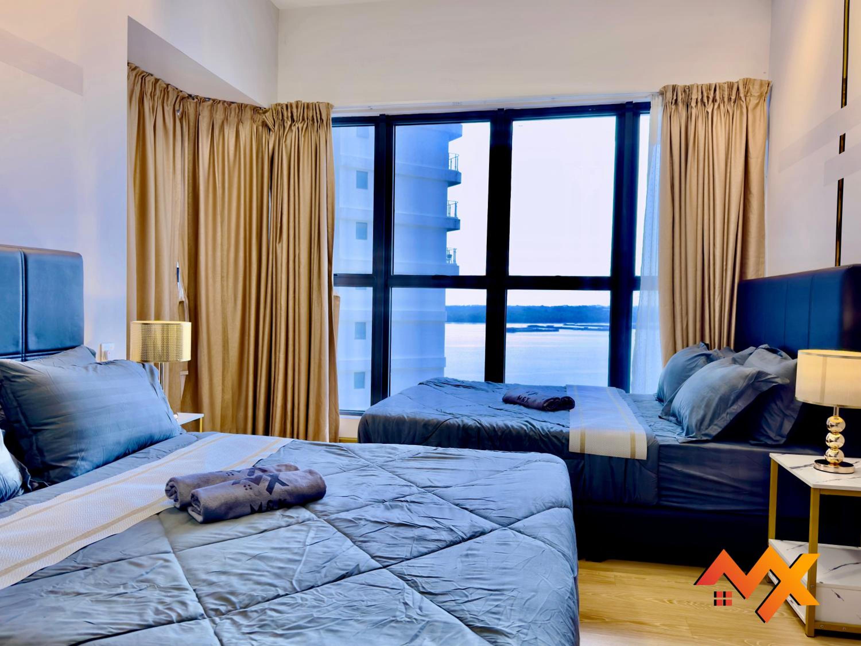 Full Sea View Country Garden Danga Bay 6-13pax Smart TV 70inch-Netflix