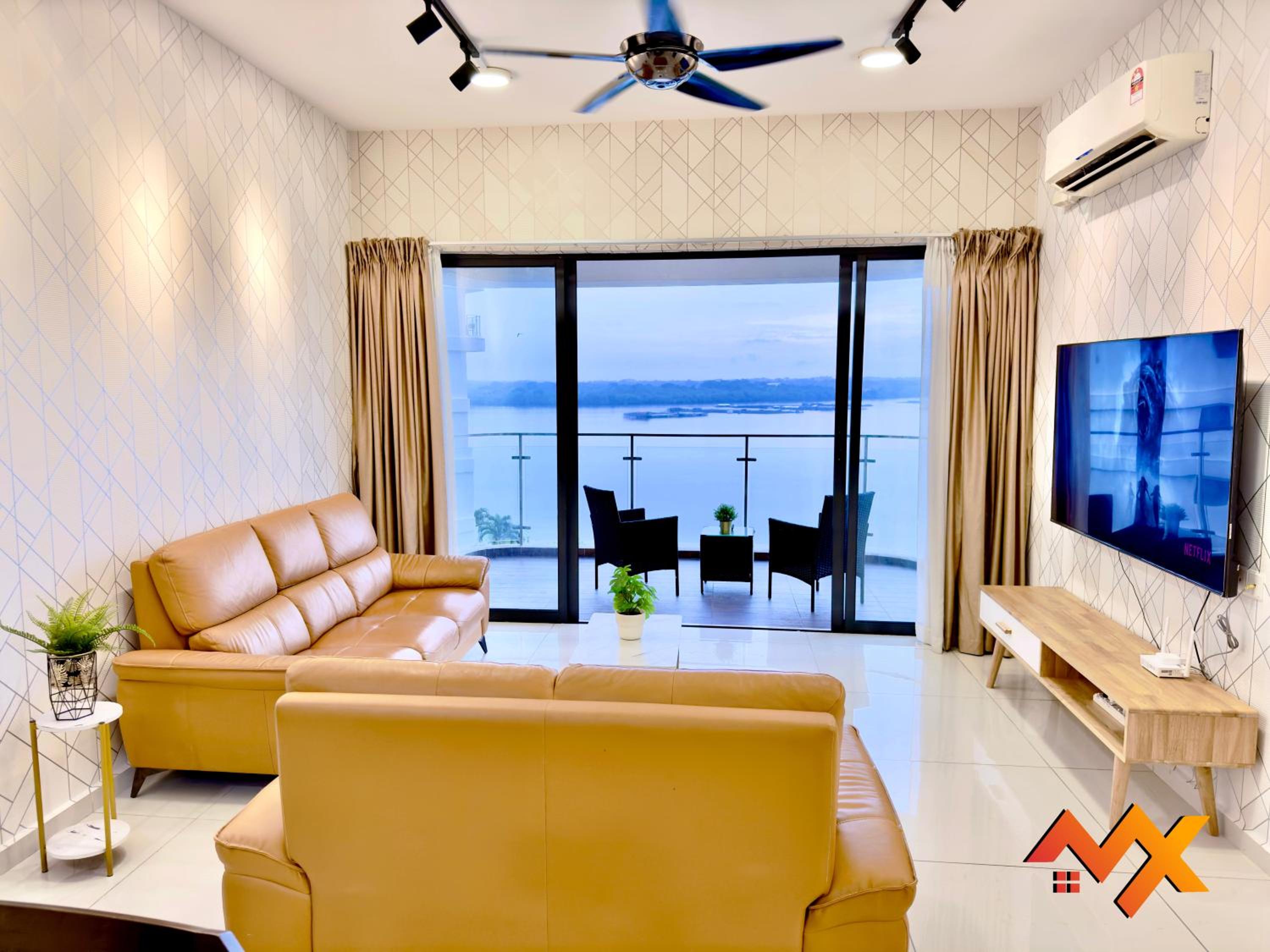 Full Sea View Country Garden Danga Bay 6-13pax Smart TV 70inch-Netflix