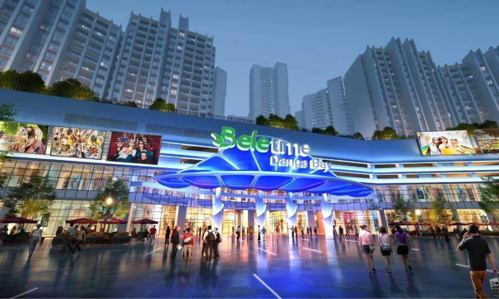 Full Sea View Country Garden Danga Bay 6-13pax Smart TV 70inch-Netflix