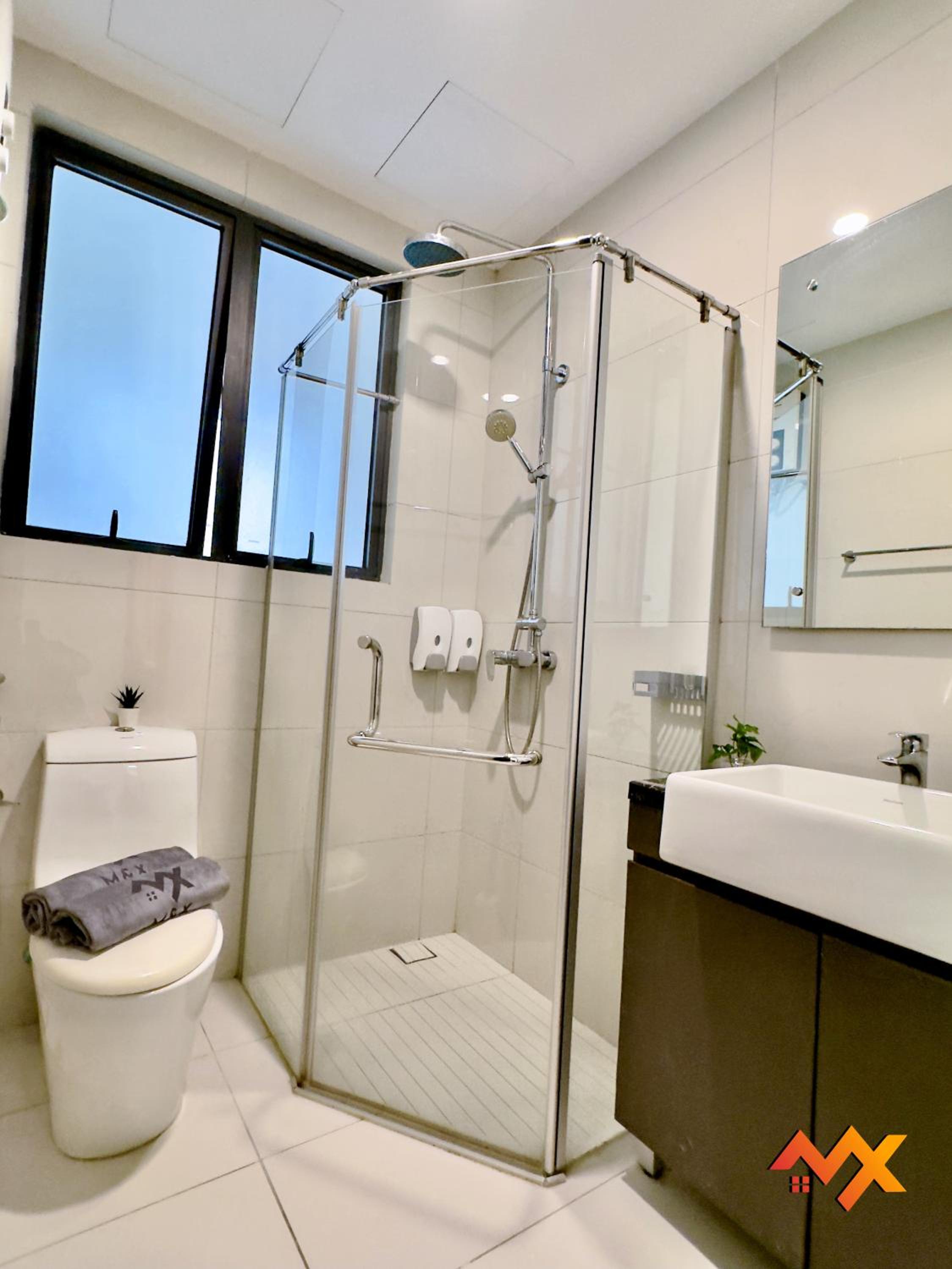 Full Sea View Country Garden Danga Bay 6-13pax Smart TV 70inch-Netflix