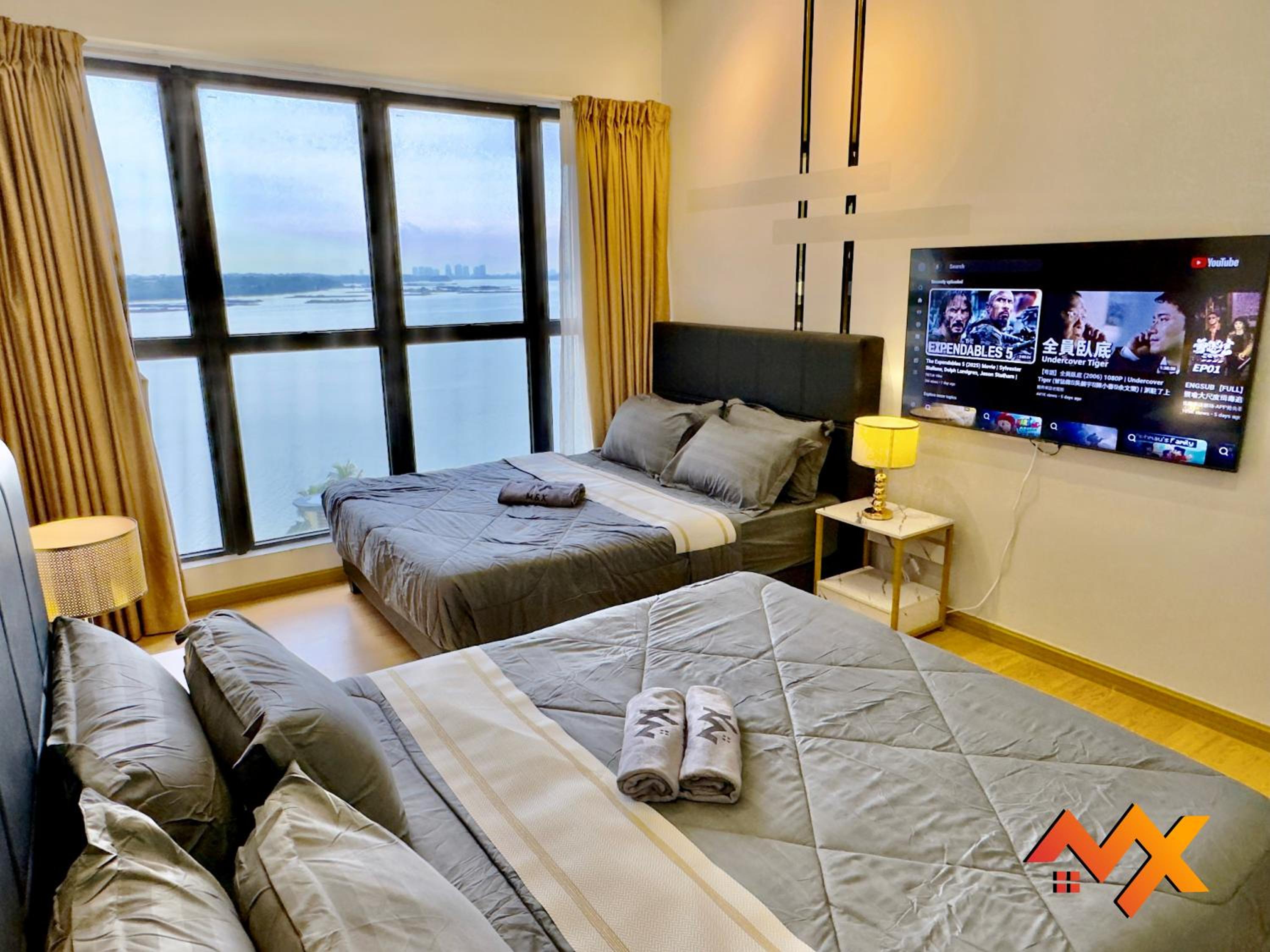 Full Sea View Country Garden Danga Bay 6-13pax Smart TV 70inch-Netflix