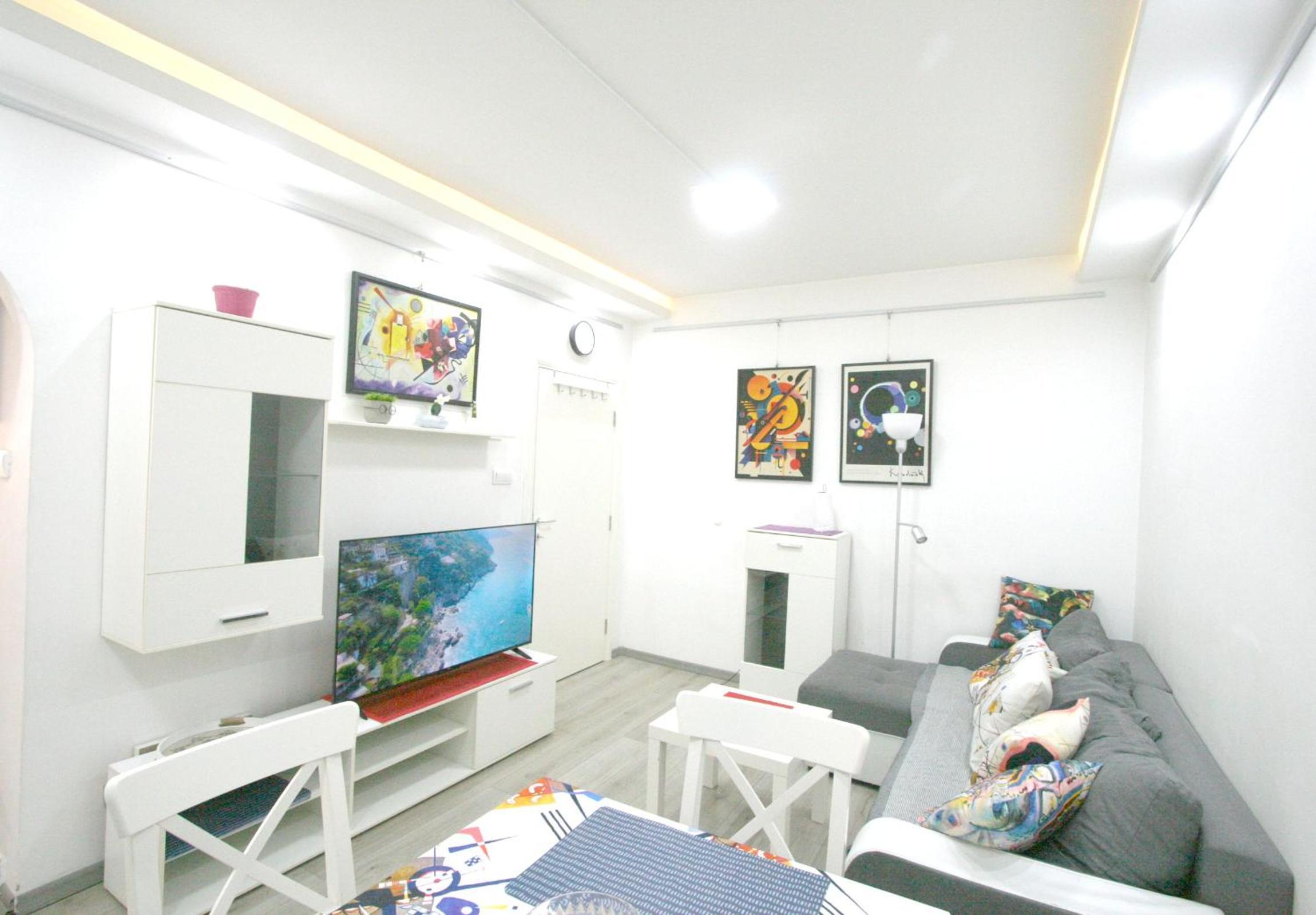 Kandinsky business apartment with workspace in Belgrade, Serbia