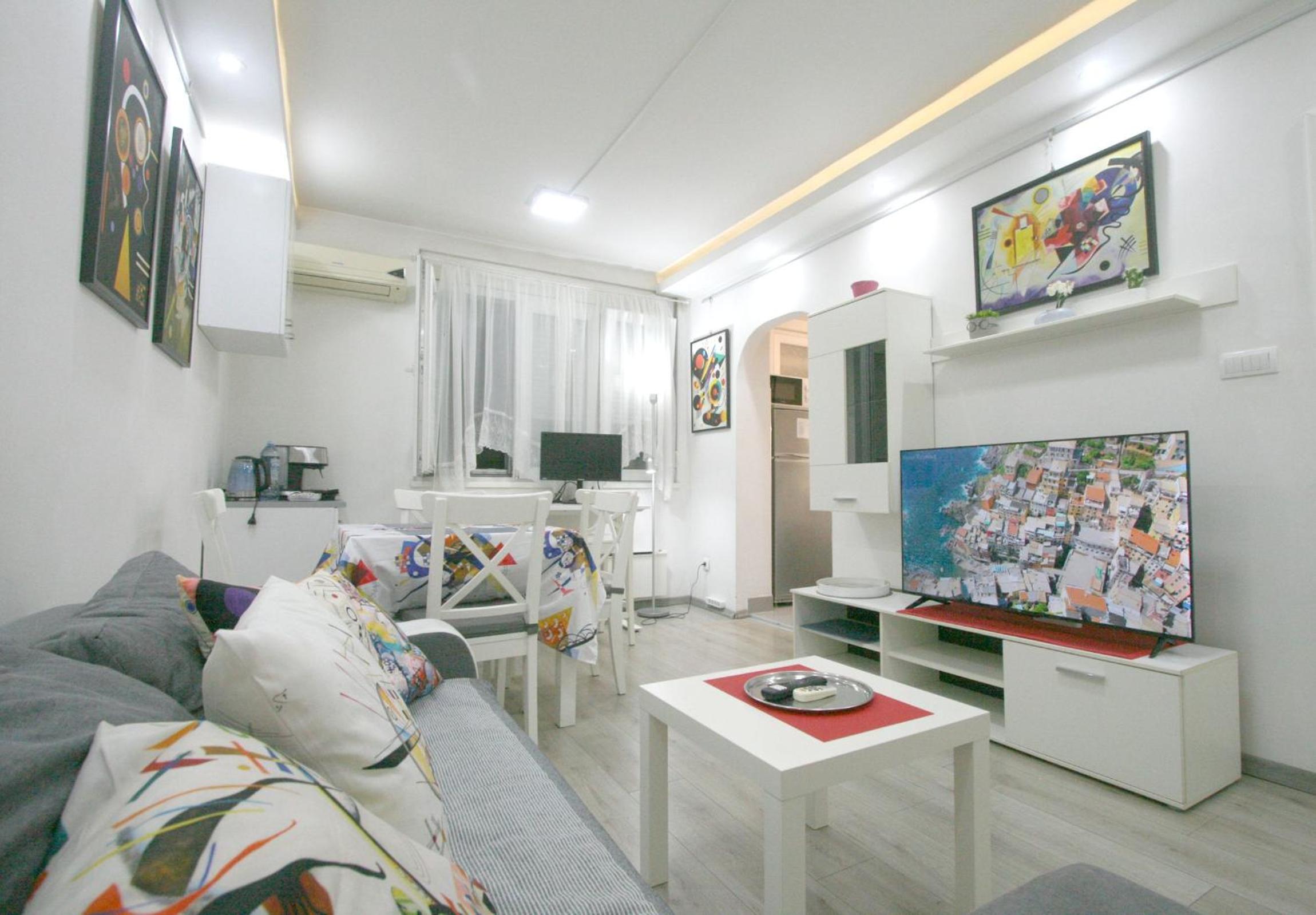 Kandinsky business apartment with workspace in Belgrade, Serbia