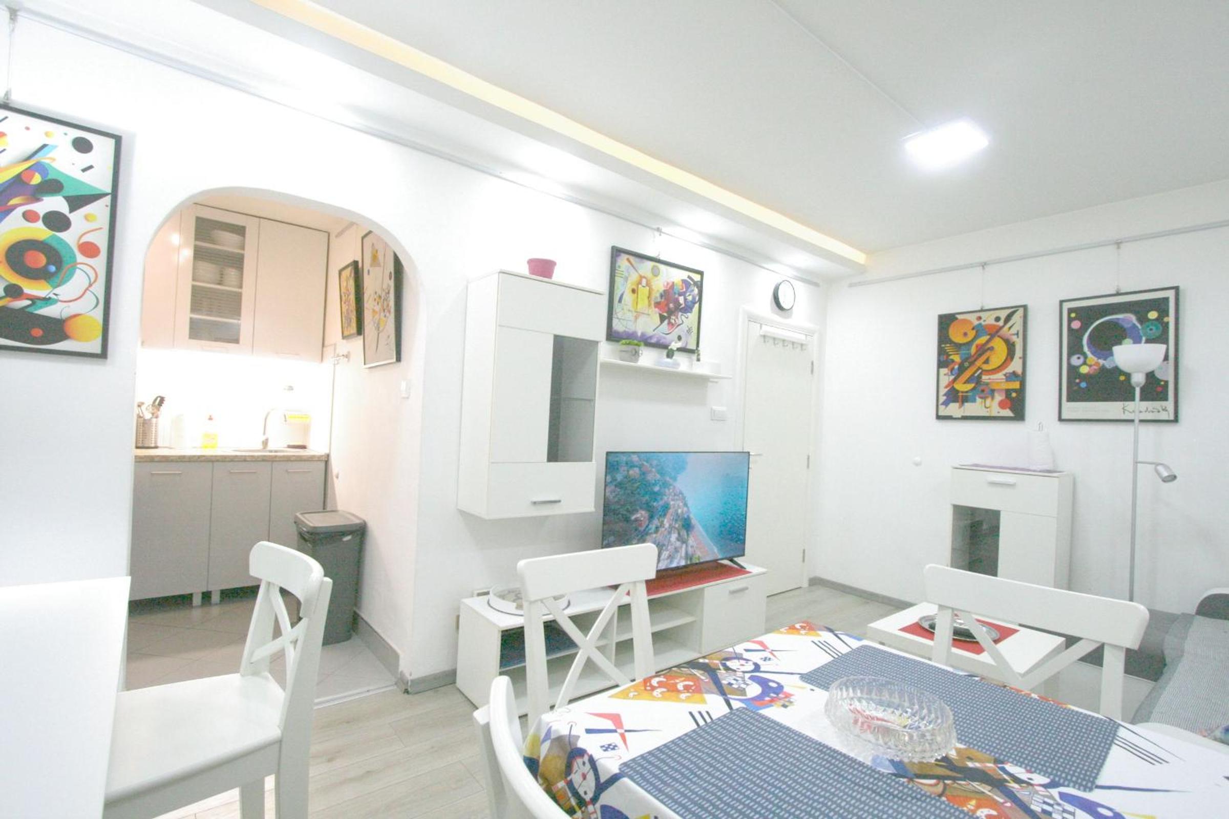Kandinsky business apartment with workspace in Belgrade, Serbia