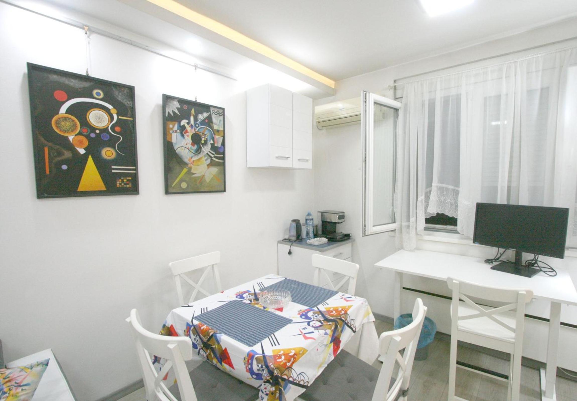 Kandinsky business apartment with workspace in Belgrade, Serbia
