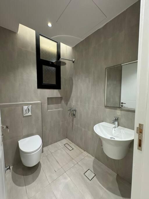 Cozy 3-Bedroom Appartment