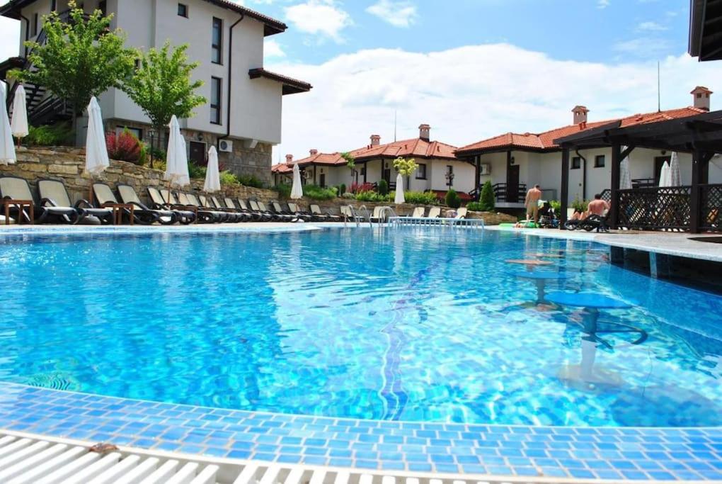 Bay view villas sunny beach entire villa