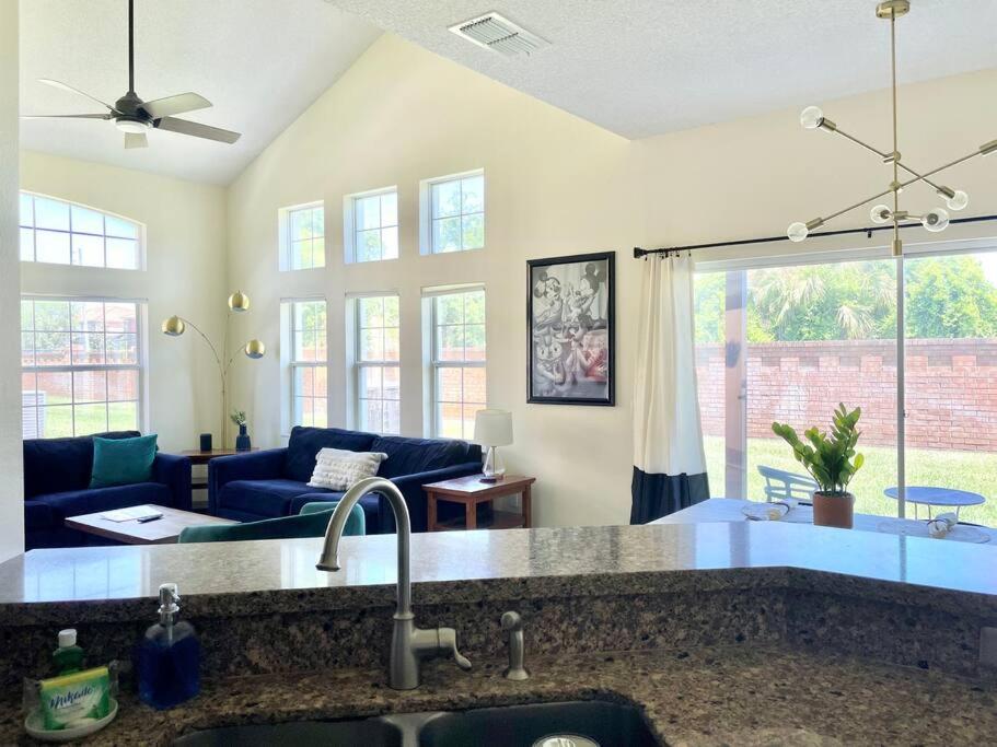 Resort Townhome 10 Miles from Disney! view 4