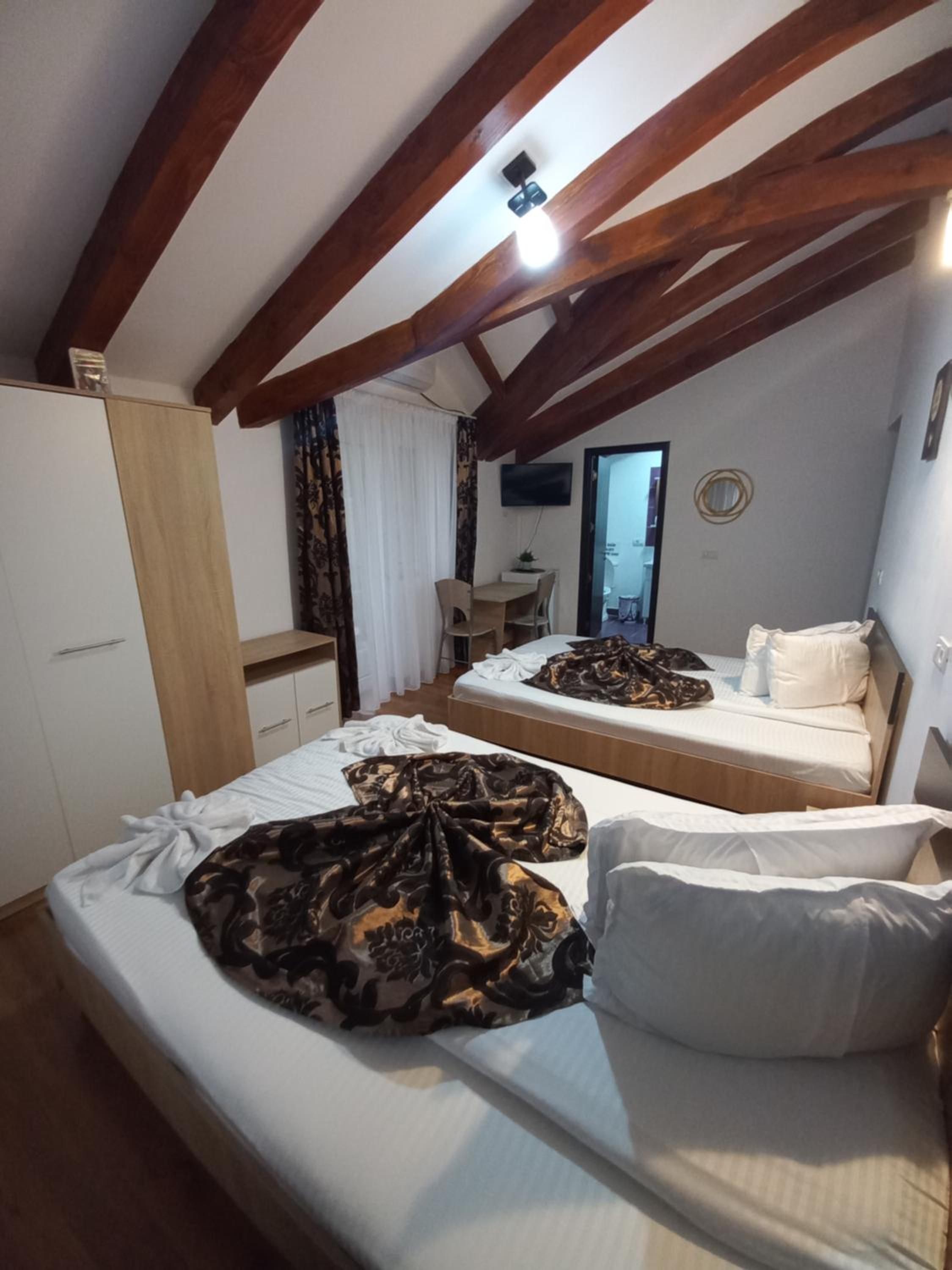 Casa Anghel Ocnele Mari view 2