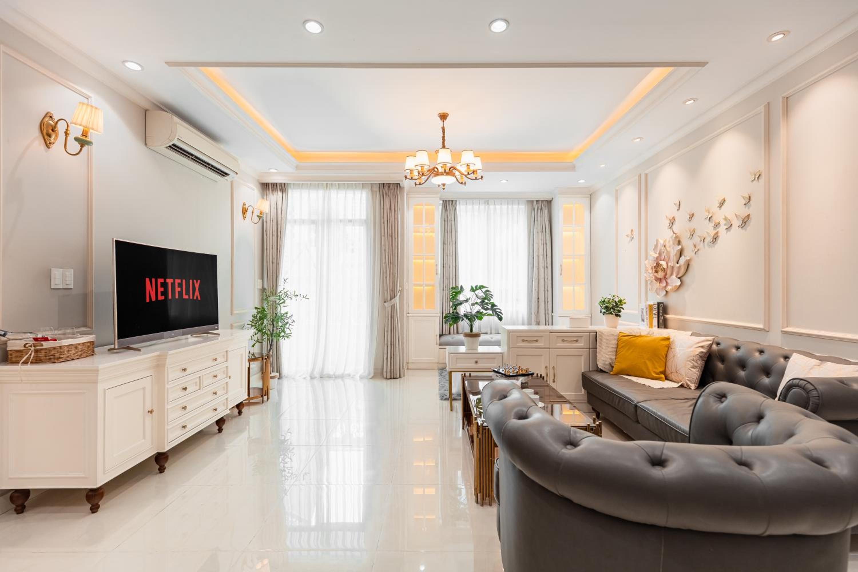 Spacious 4BR apat at Saigon Centre with pool, supermarket, view