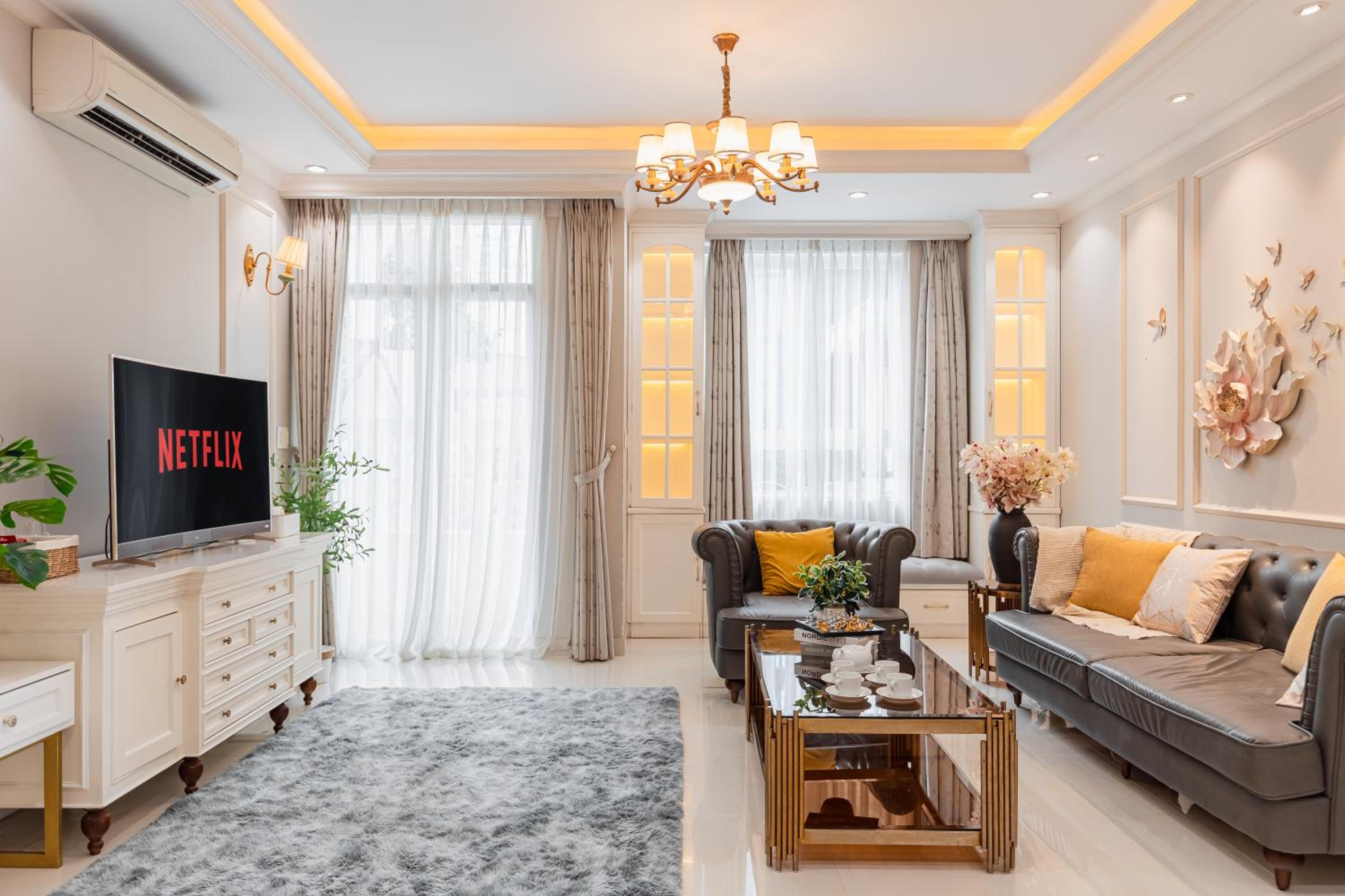 Spacious 4BR apat at Saigon Centre with pool, supermarket, view