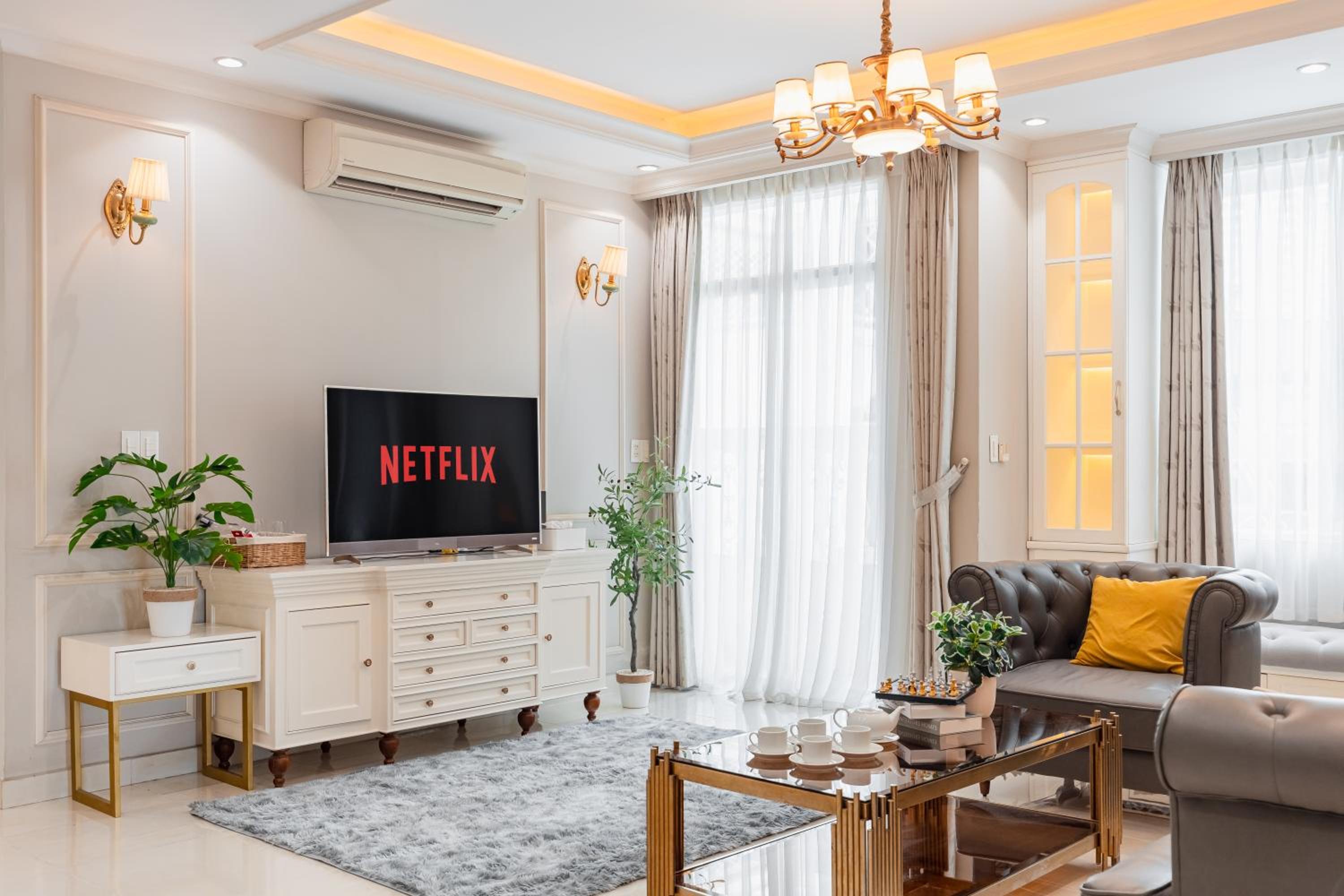 Spacious 4BR apat at Saigon Centre with pool, supermarket, view