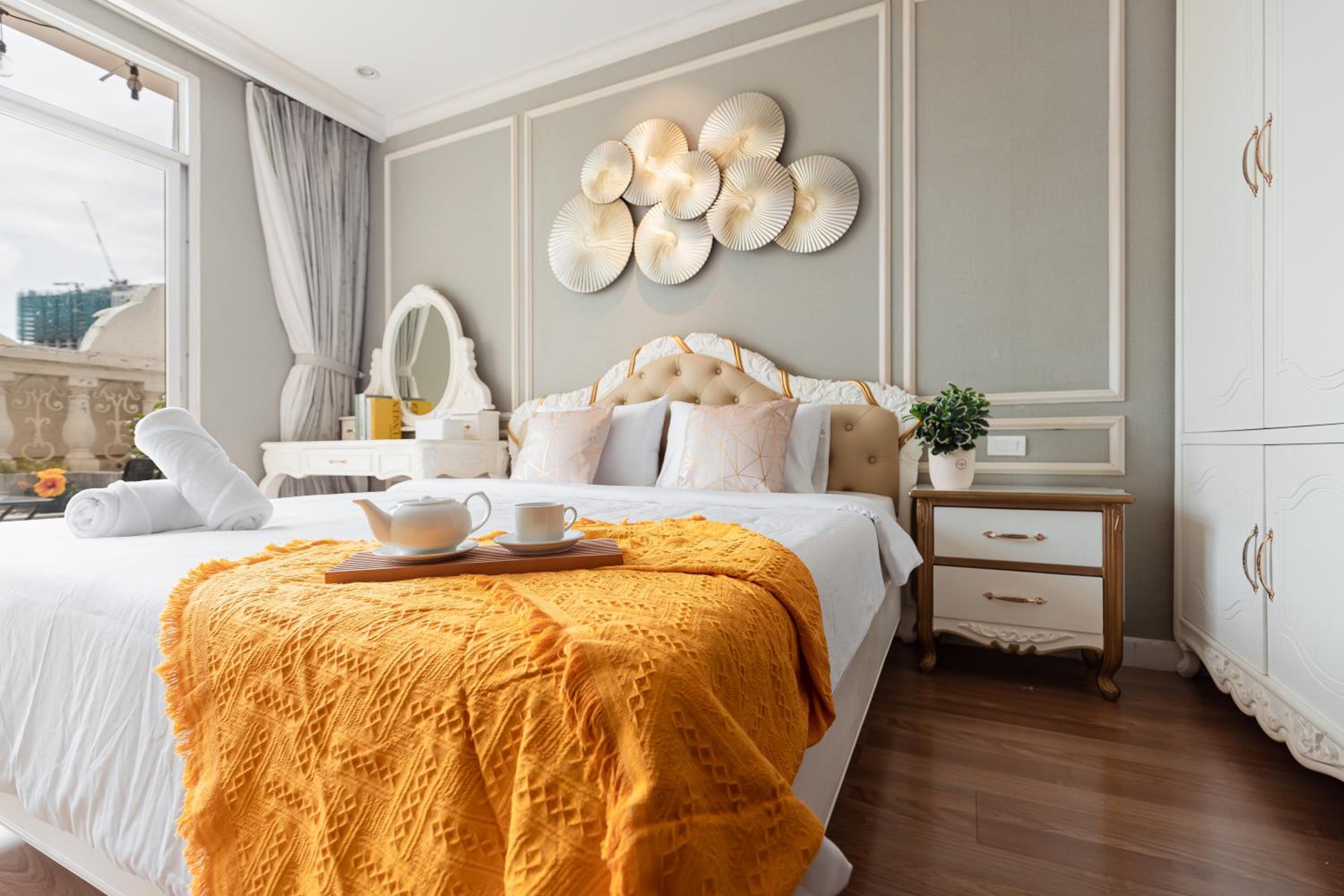 Spacious 4BR apat at Saigon Centre with pool, supermarket, view