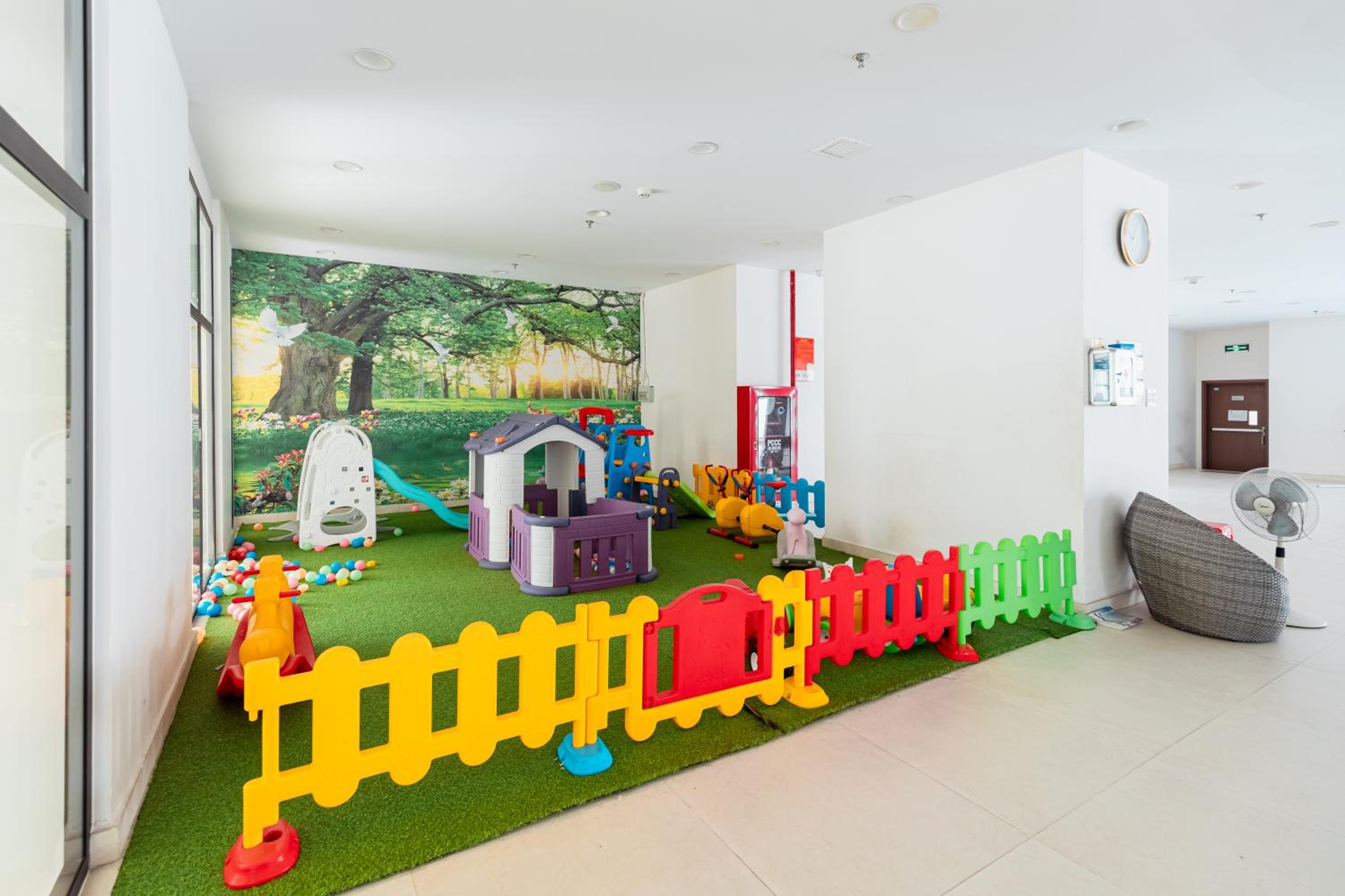 Spacious 4BR apat at Saigon Centre with pool, supermarket, view