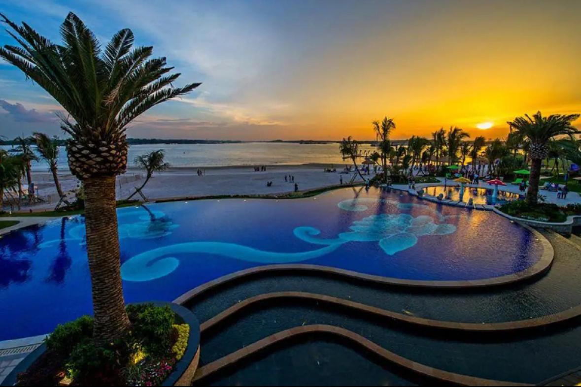 Full Sea View Country Garden Danga Bay 6-13pax Smart TV 70inch-Netflix