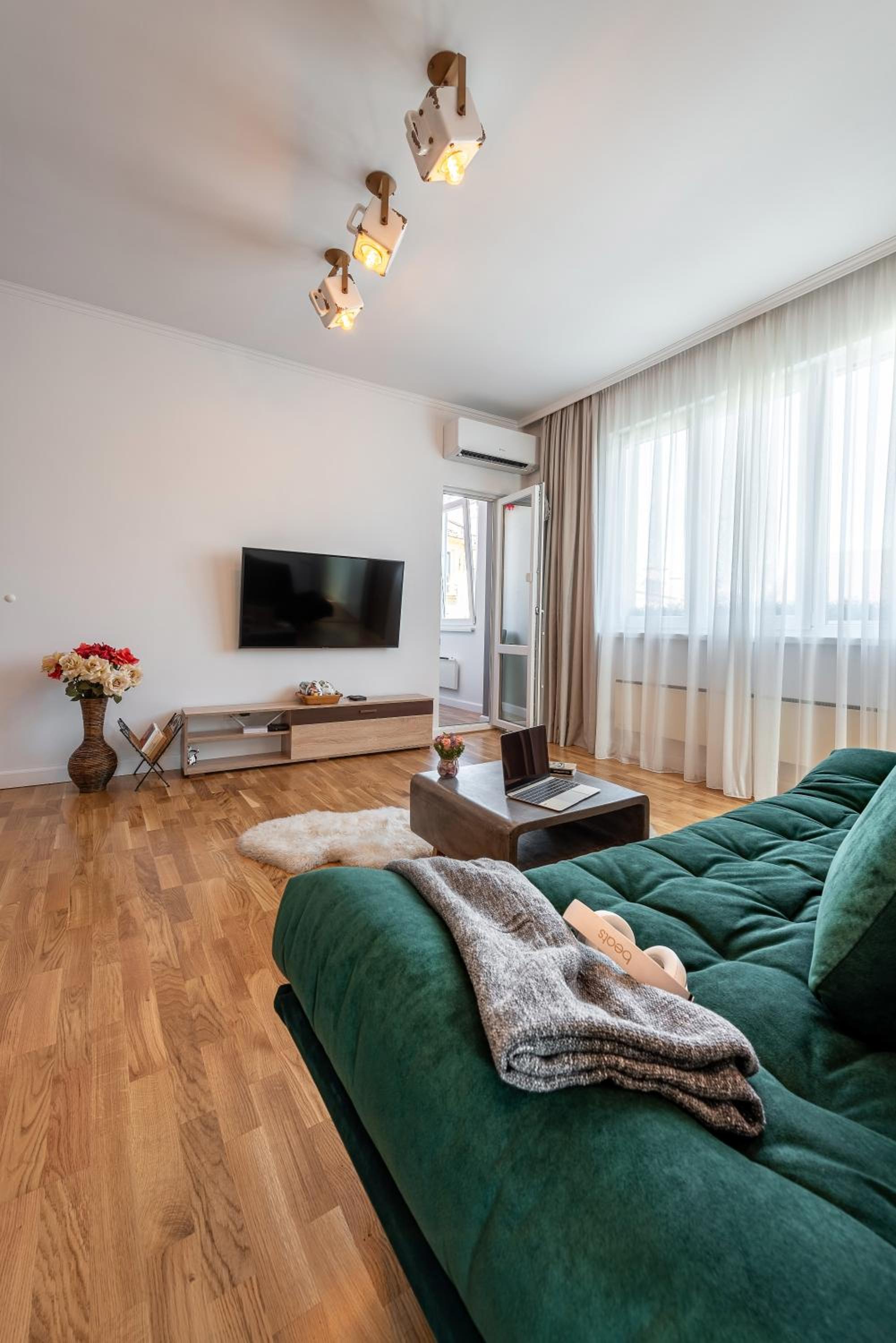 Top Location & Style Vespa Apt in the Heart of Sofia