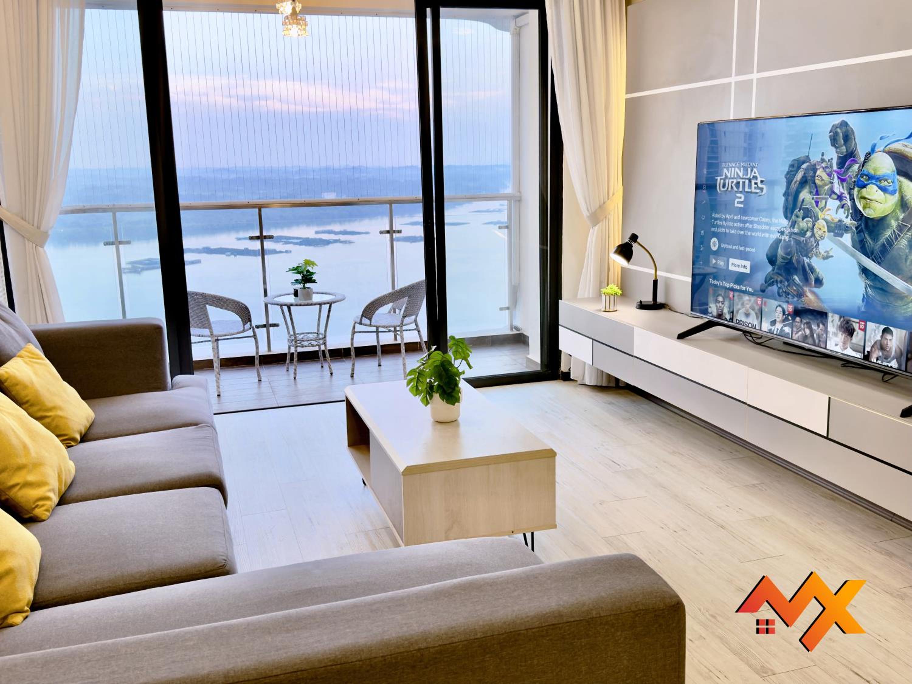 Full Sea View Country Garden Danga Bay 6-13pax Smart TV 70inch-Netflix