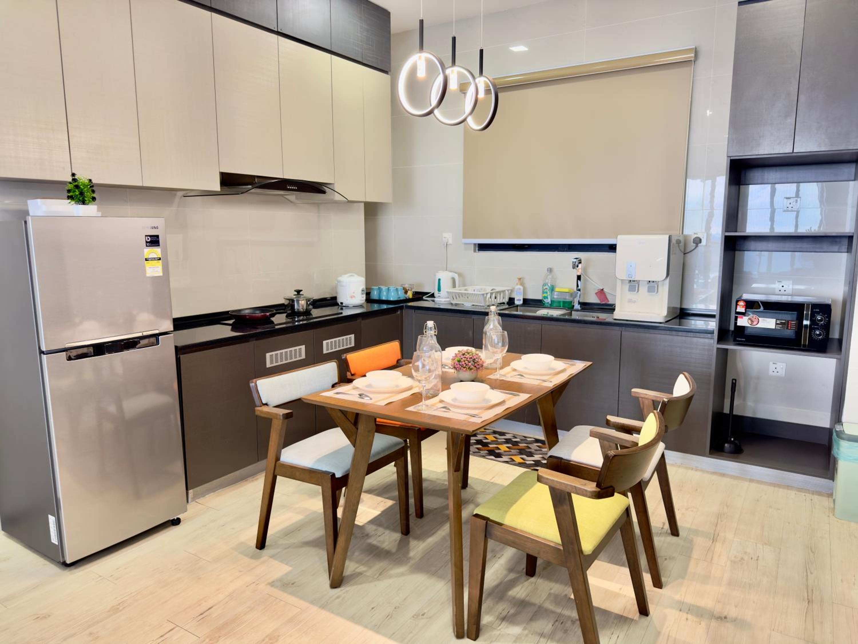 Full Sea View Country Garden Danga Bay 6-13pax Smart TV 70inch-Netflix