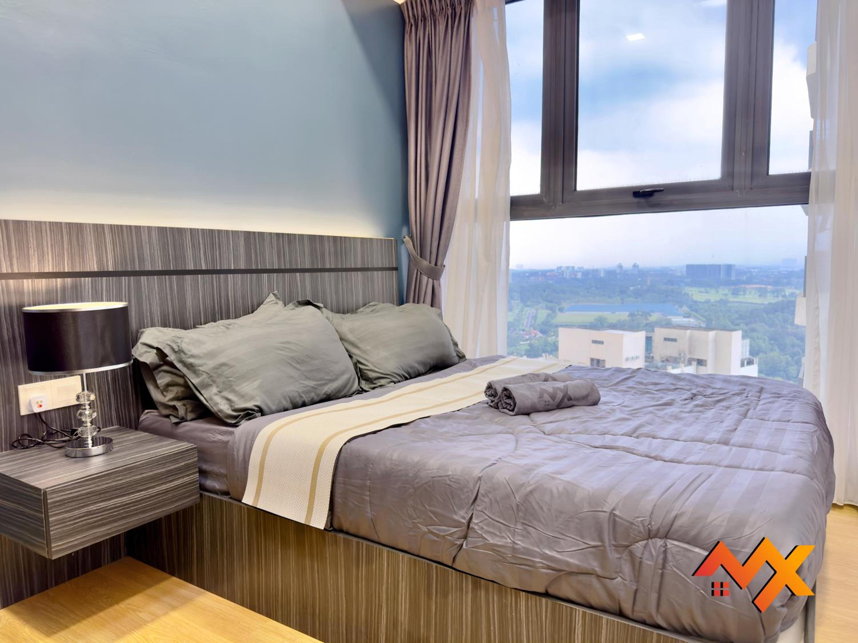 Full Sea View Country Garden Danga Bay 6-13pax Smart TV 70inch-Netflix