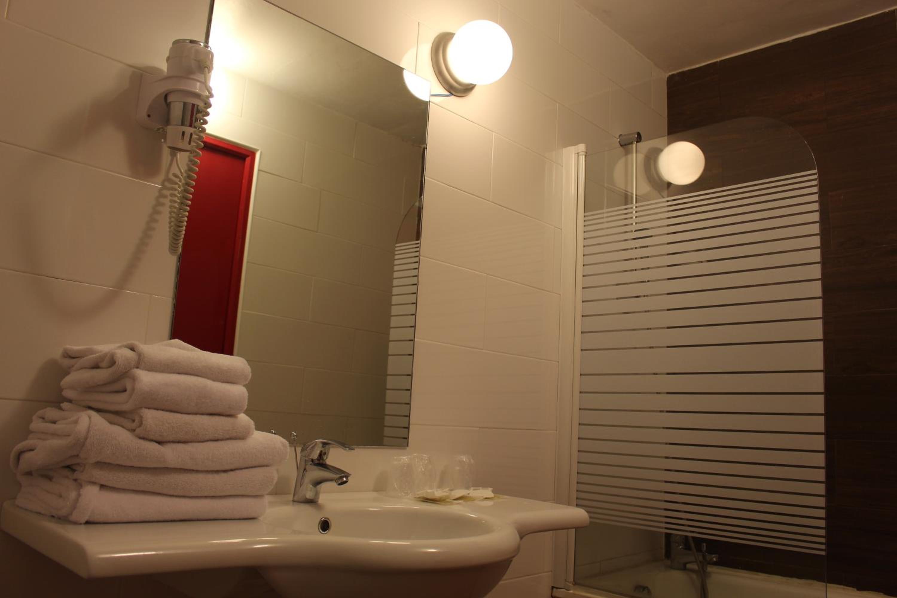 Creteil Vacations - Euro Hotel Paris Creteil - Property Image 1